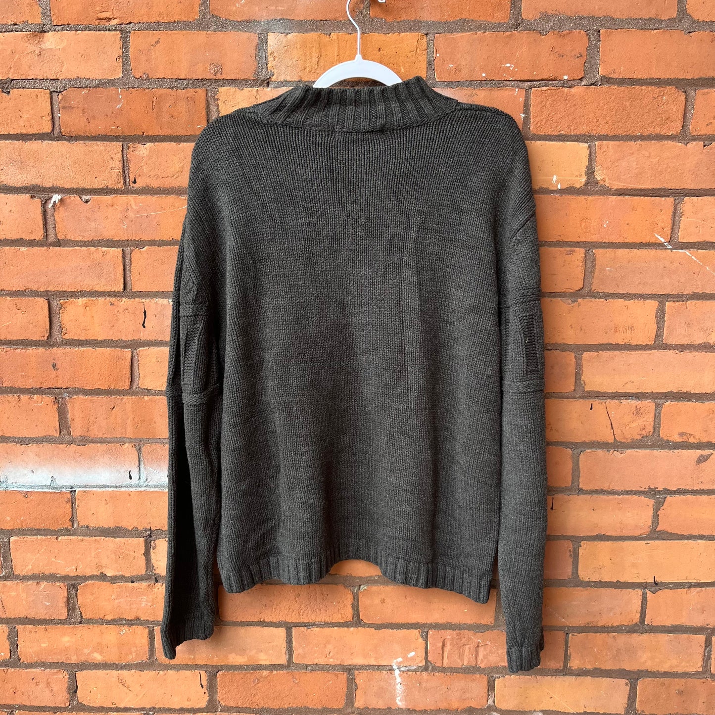 90’s Vintage Grey Chunky Mockneck Knit Sweater / Size L