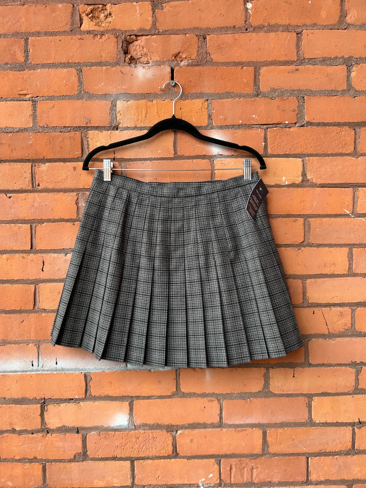 90’s Vintage Grey Plaid Pleated Mini Skirt / 30 Waist