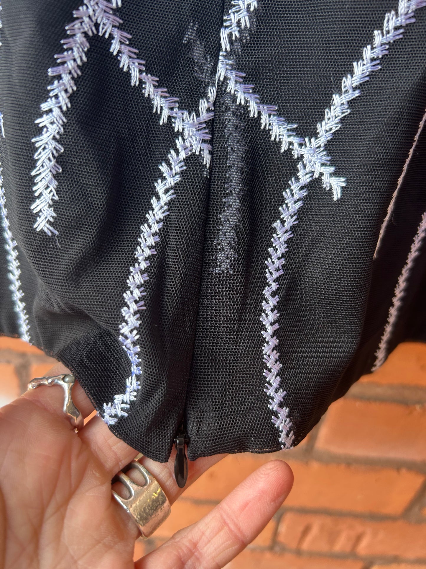 90’s Vintage Black & White Square Neck Cropped Tank Top / Size XL