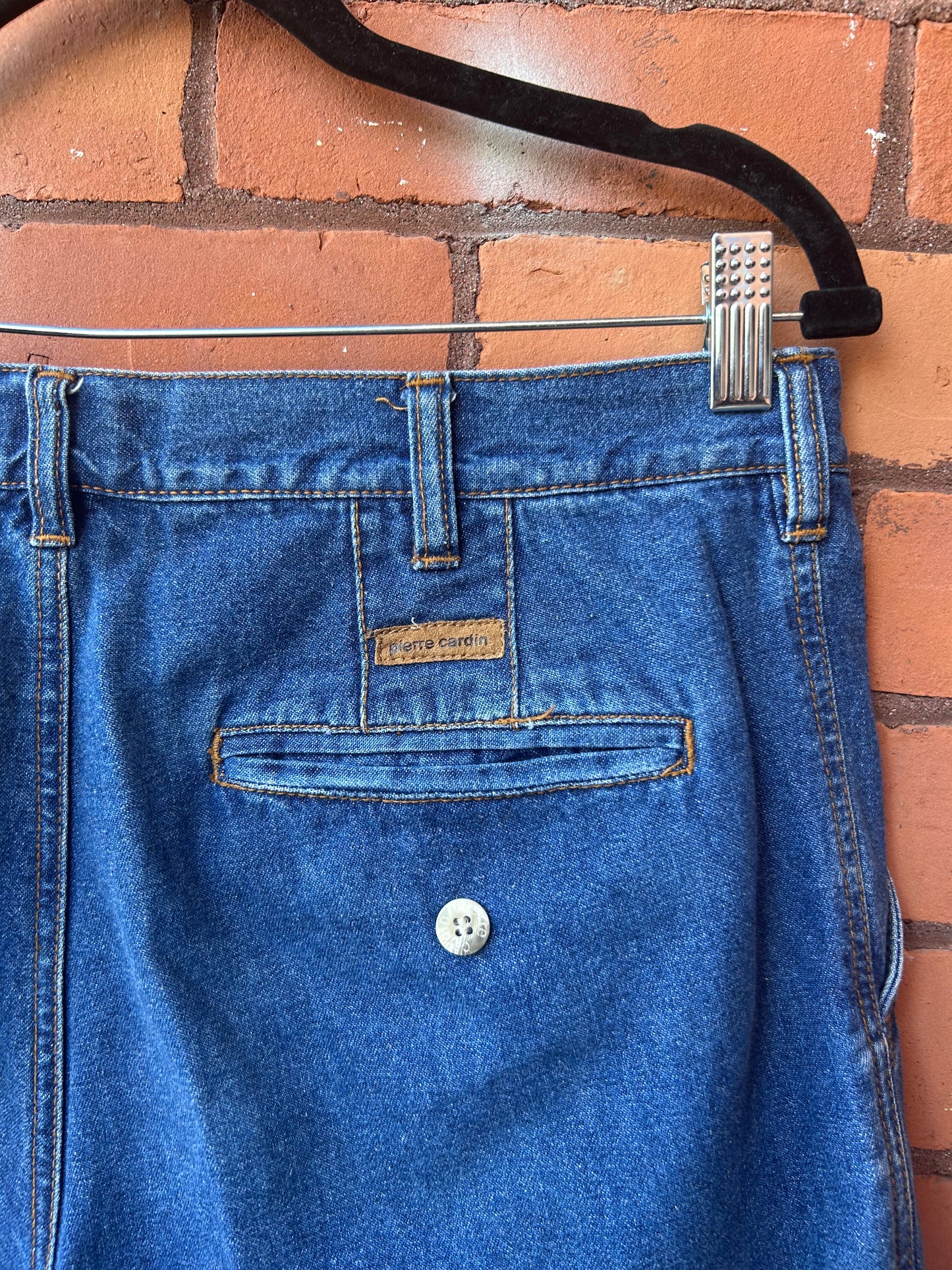 90’s Vintage Pleated Denim Shorts / 34 Waist