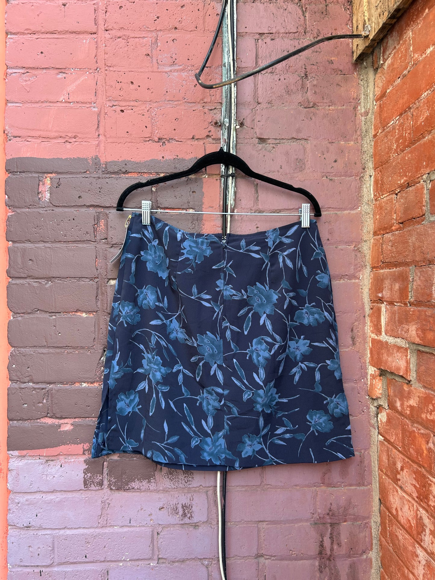 90’s Vintage Blue Floral Mini Skirt / 32 Waist