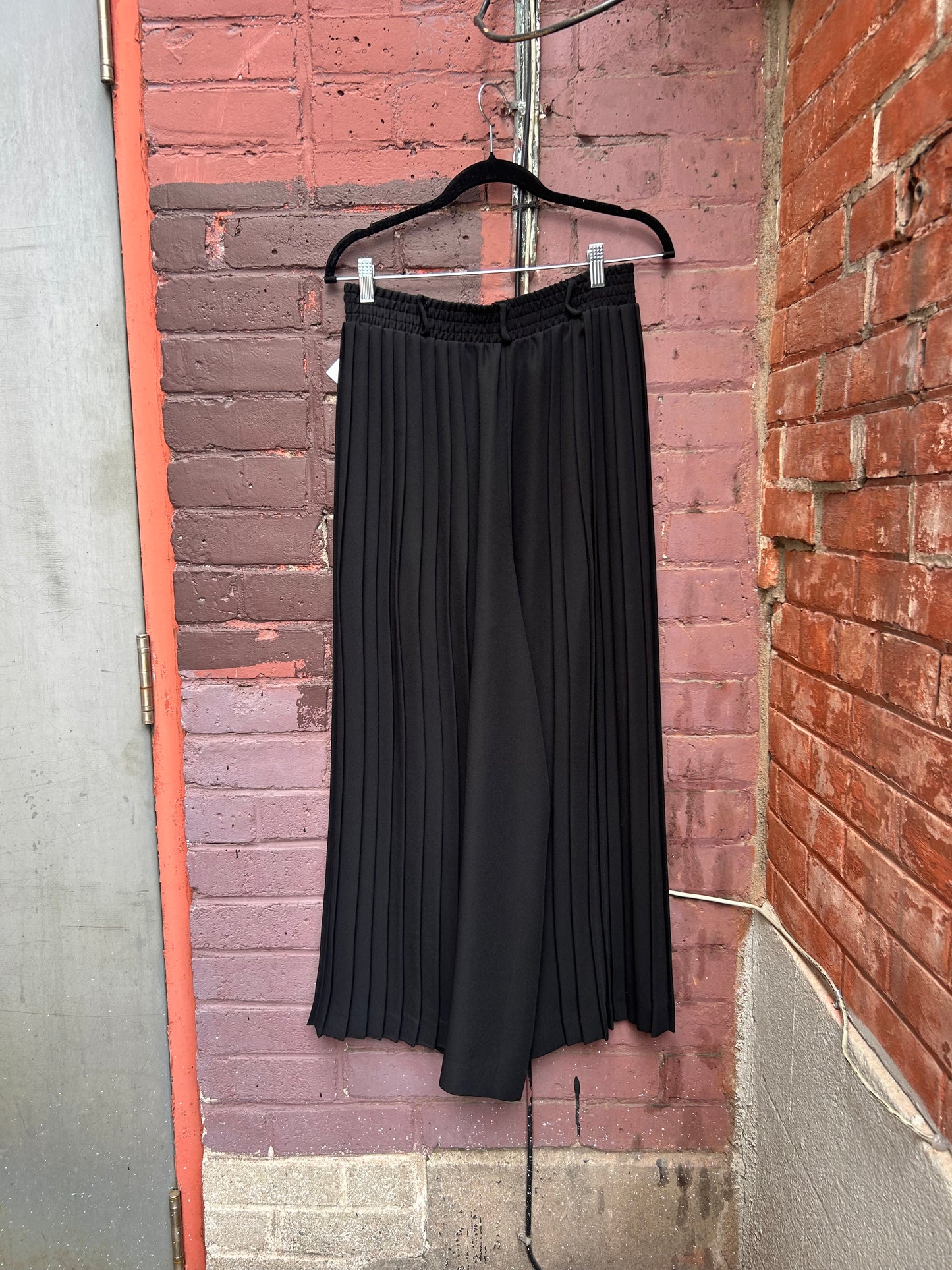 90's Vintage Black Pleated Palazzo Pants / 30-34 Waist
