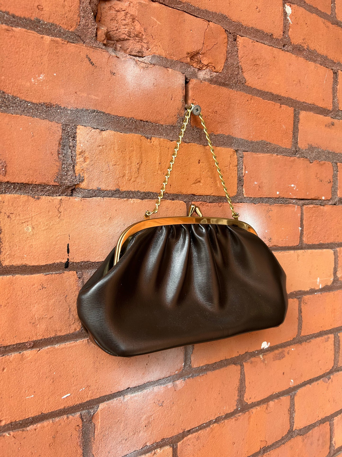 80’s Vintage Brown Leather Clamshell Purse