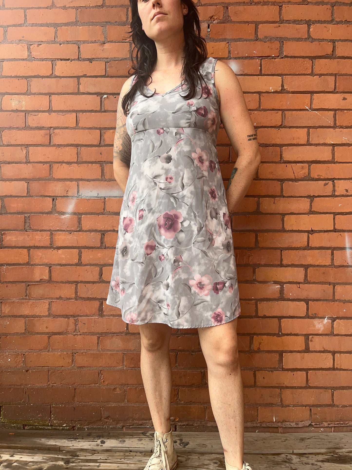 90’s Vintage Grey & Rose Floral Midi Dress / Size 10