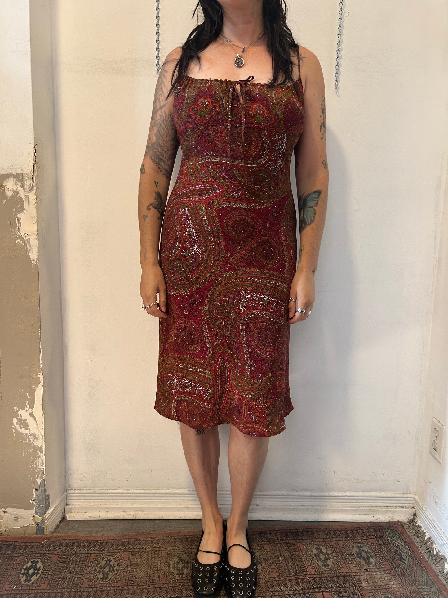 90’s Vintage Red Paisley Tie Chest Midi Dress / Size M