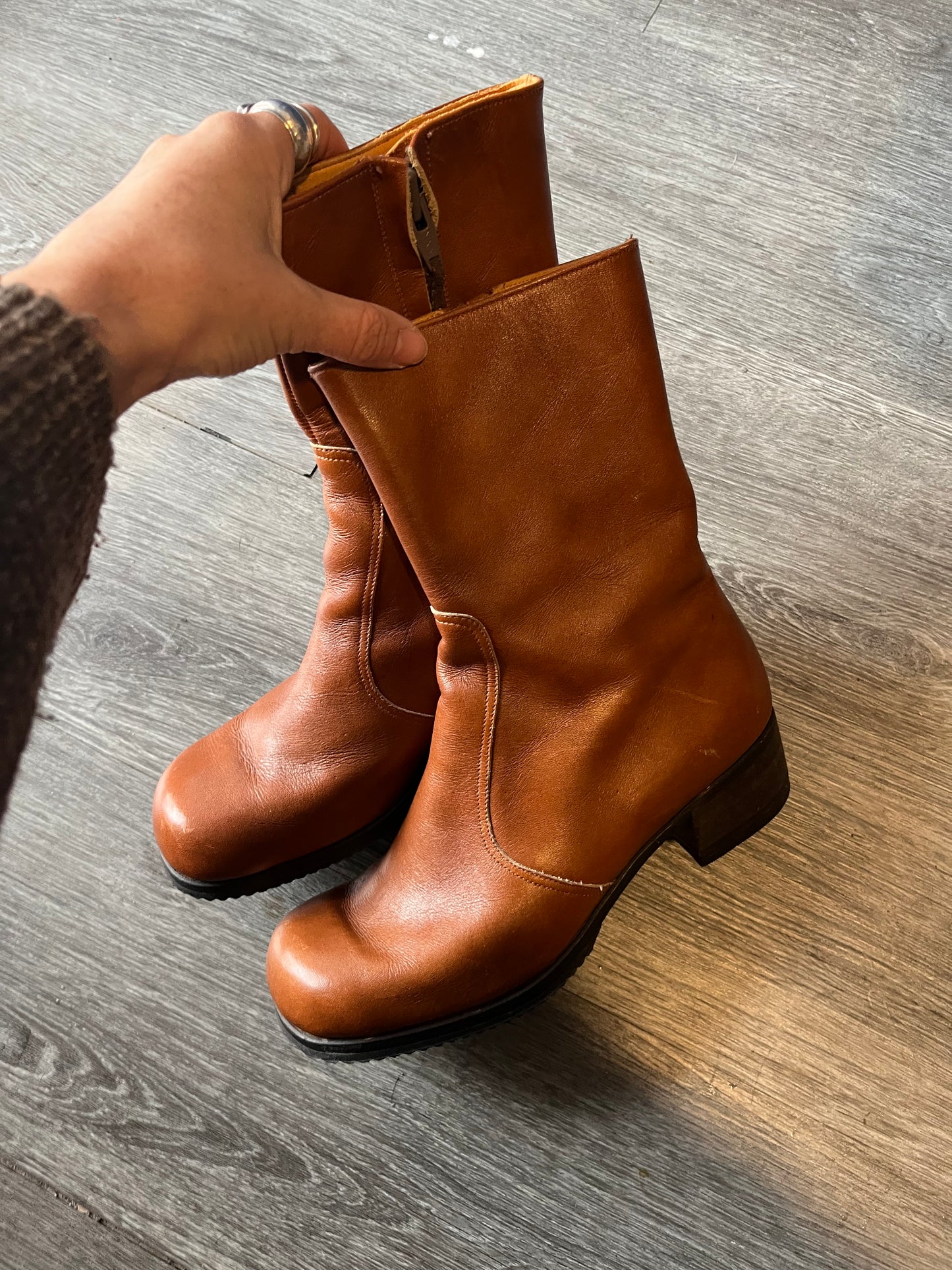 70’s Vintage Brown Leather Boots / Size 7.5