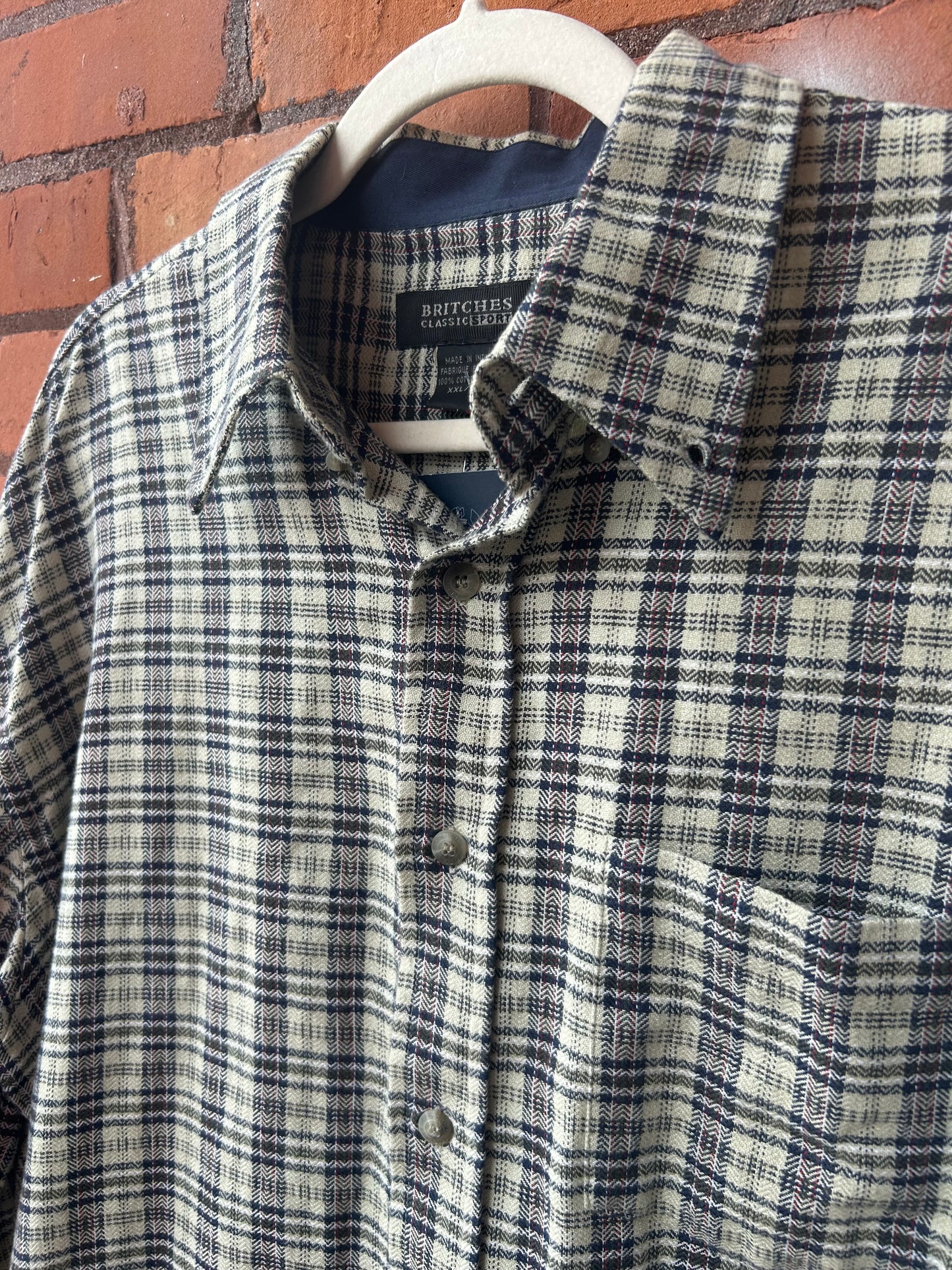90’s Vintage White & Navy Plaid Flannel Button Down Shirt / Size XXL