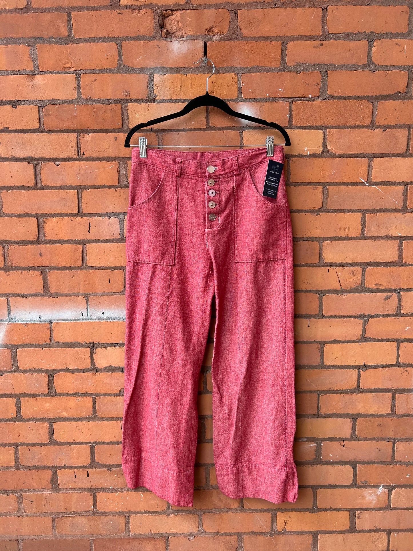 90’s Vintage Red & White Linen Cropped Pants / 31 Waist