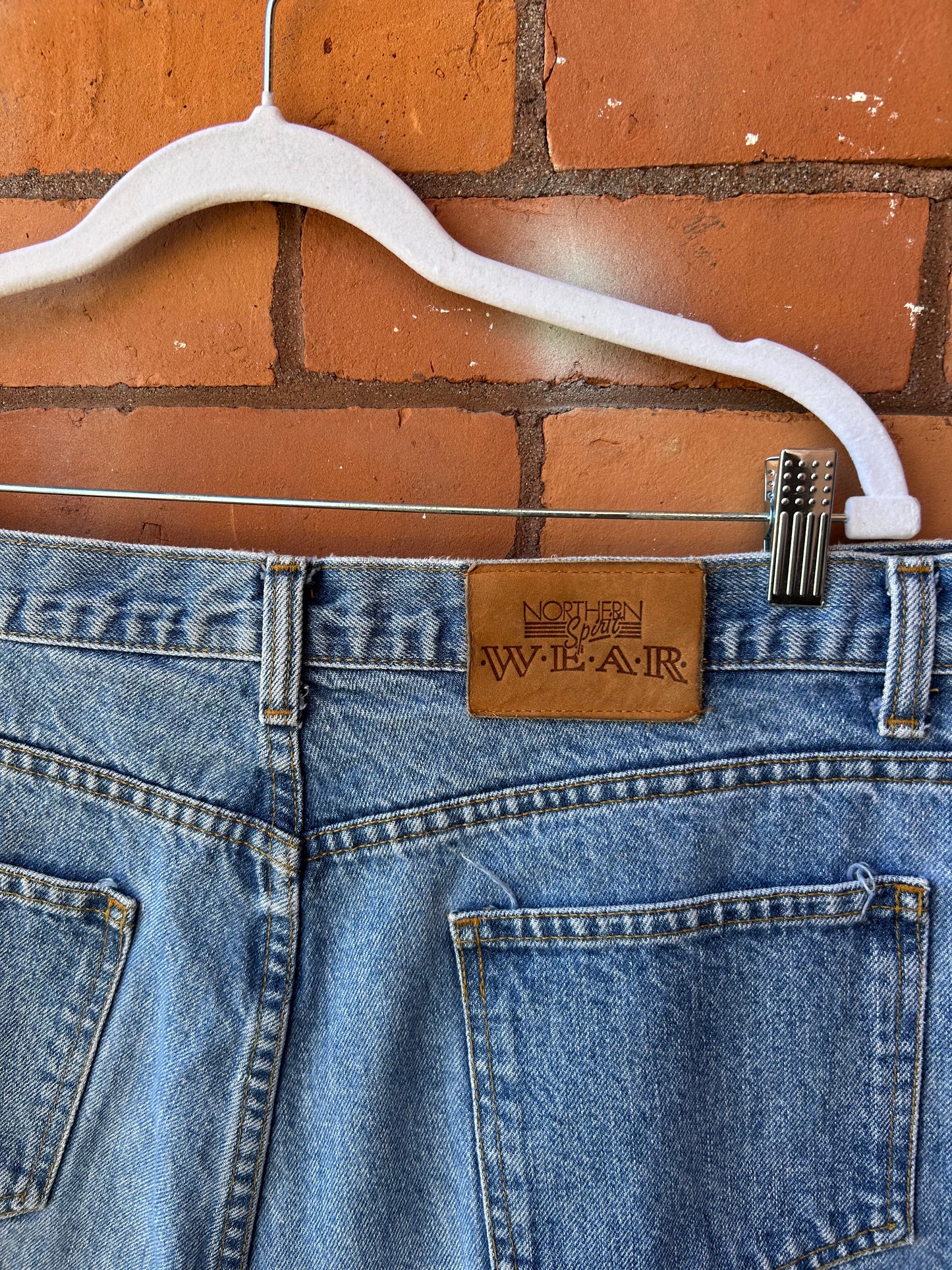 90’s Vintage Classic Light Wash Straight Leg Jeans / 38 Waist