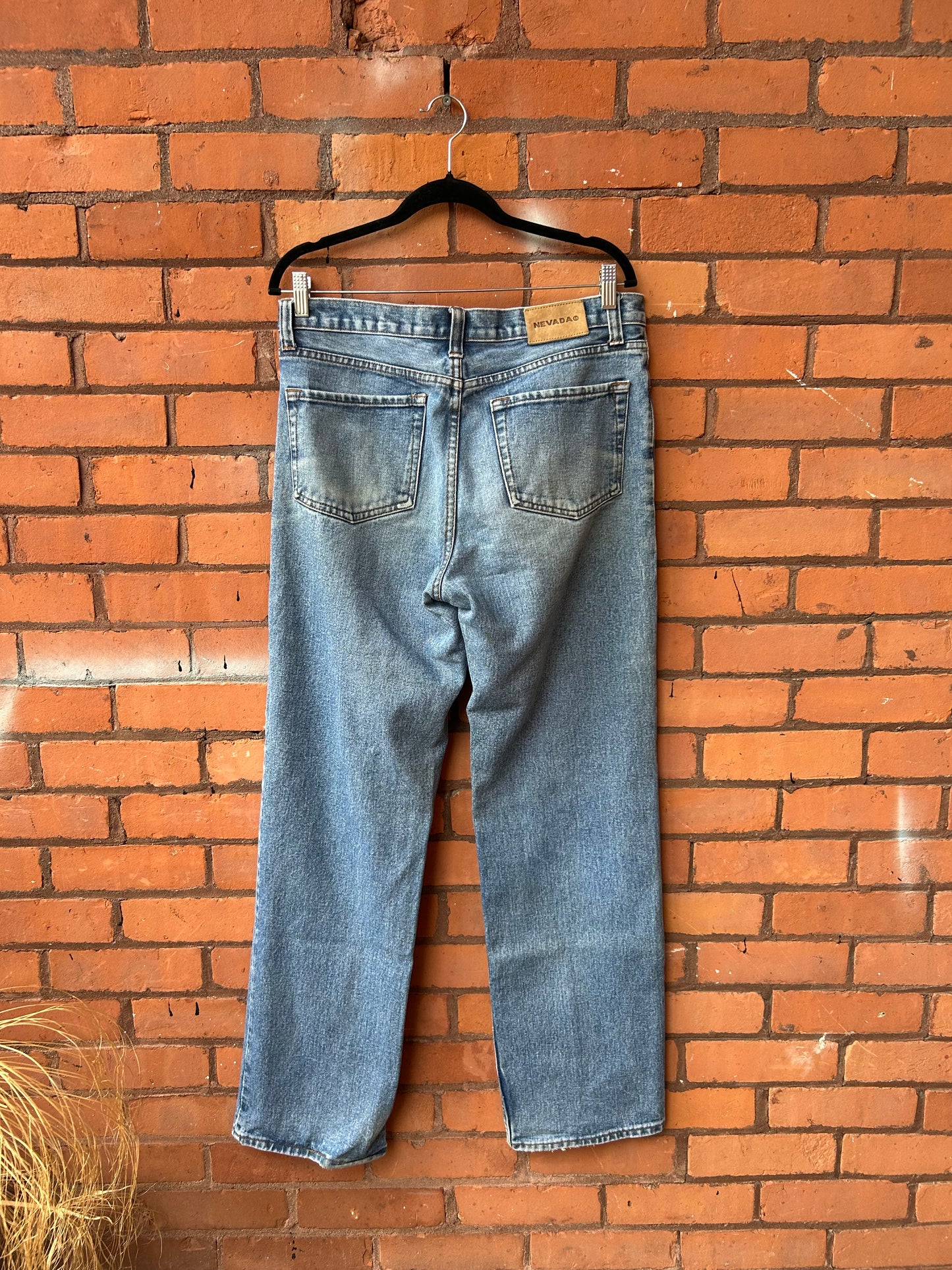 90’s Vintage Faded Blue Straight Leg Long Jeans / 34 Waist