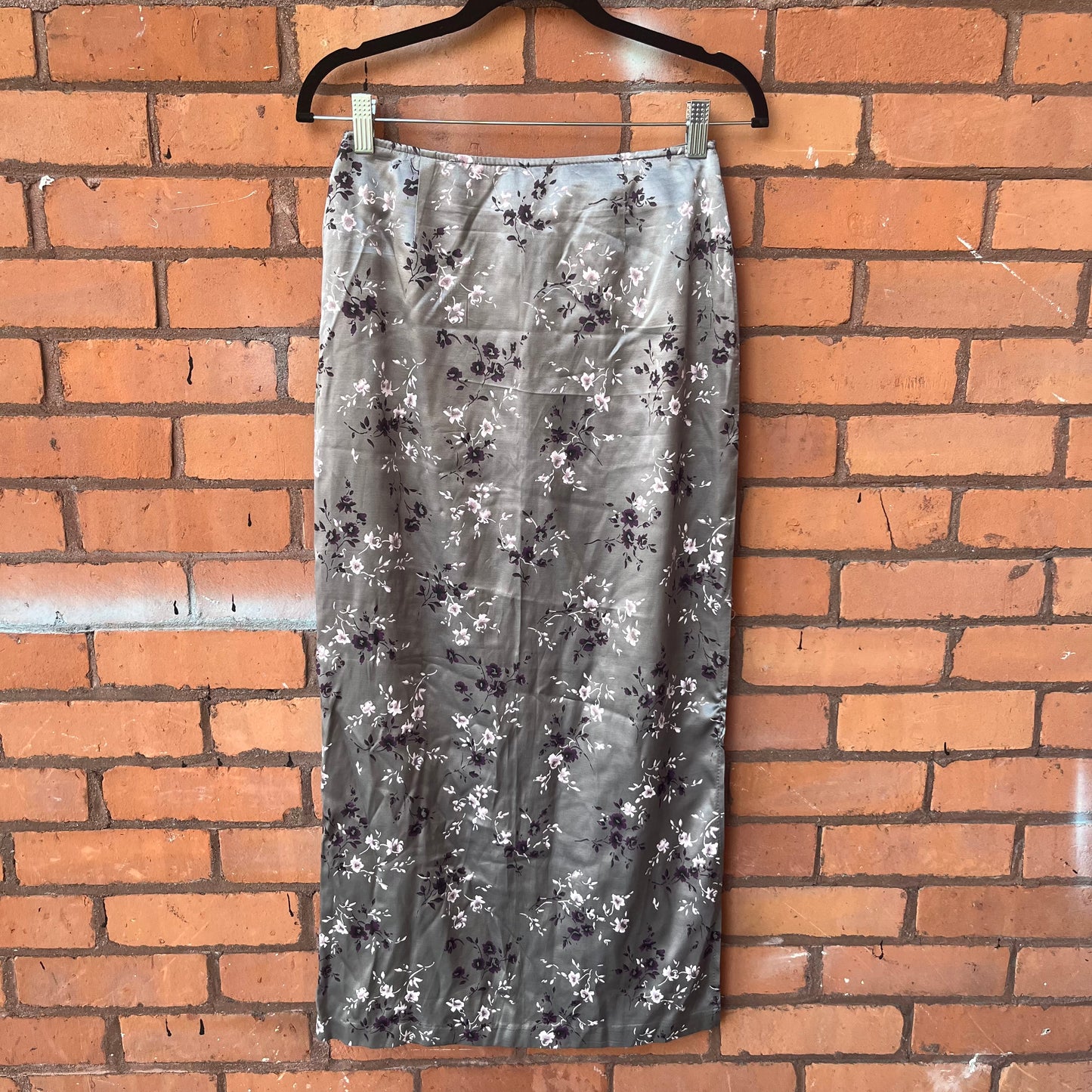 90’s Vintage Lavender Floral Sleek Satin Midi Skirt / 26 Waist