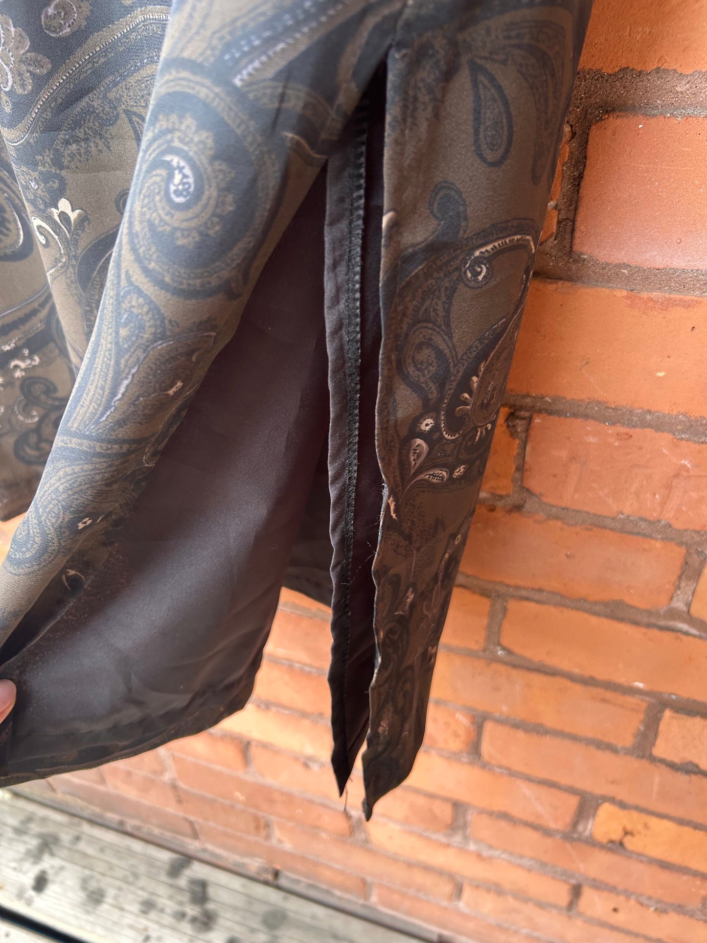 90’s Vintage Green & Black Paisley Maxi Skirt / 28 Waist