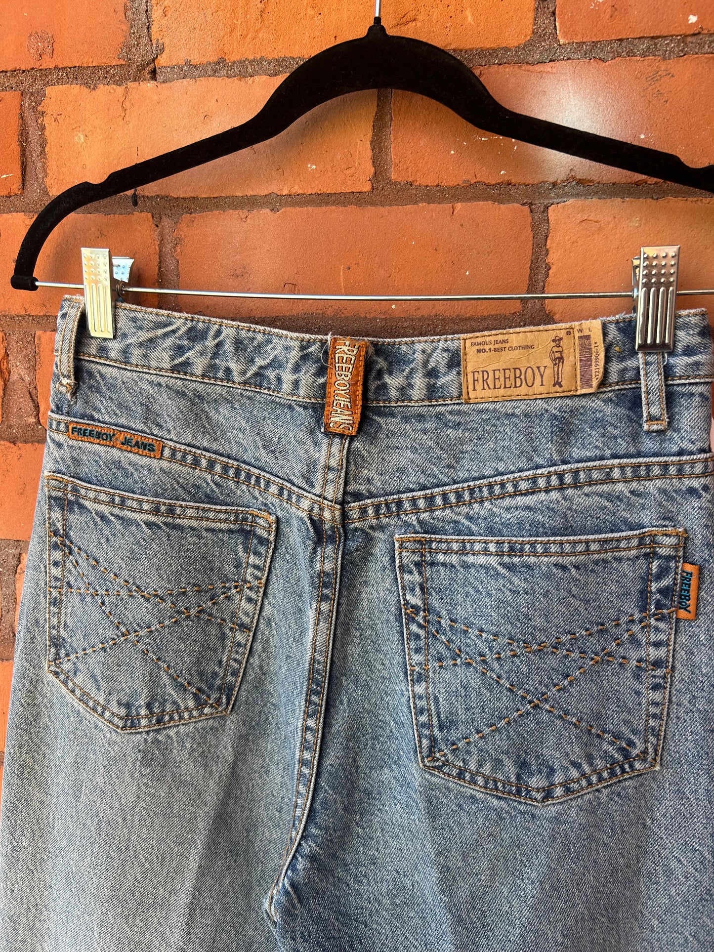 90’s Vintage Light Wash Flare Jeans / 28 Waist