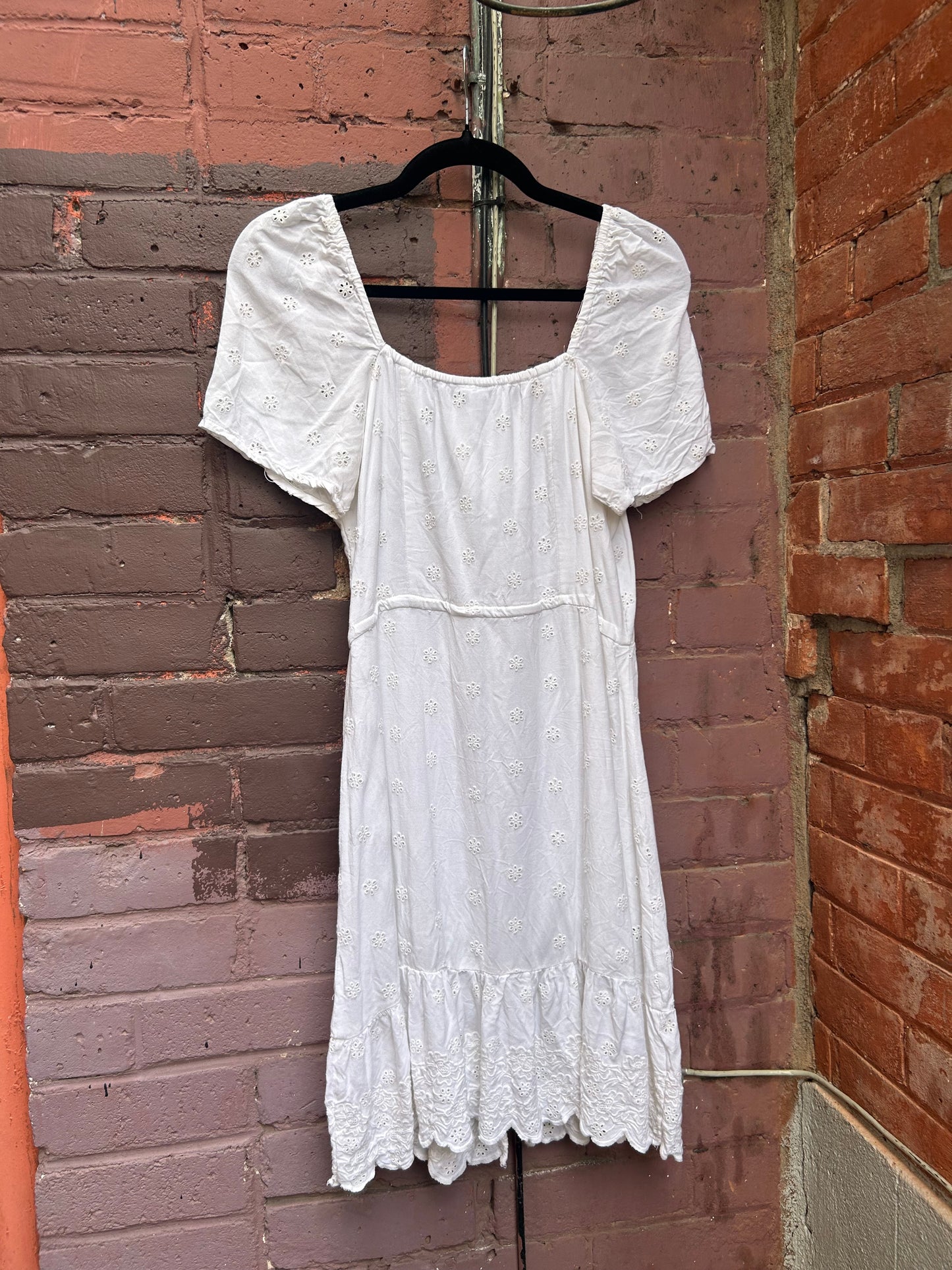Y2K Vintage White Cotton Eyelet Button Down Dress / Size M