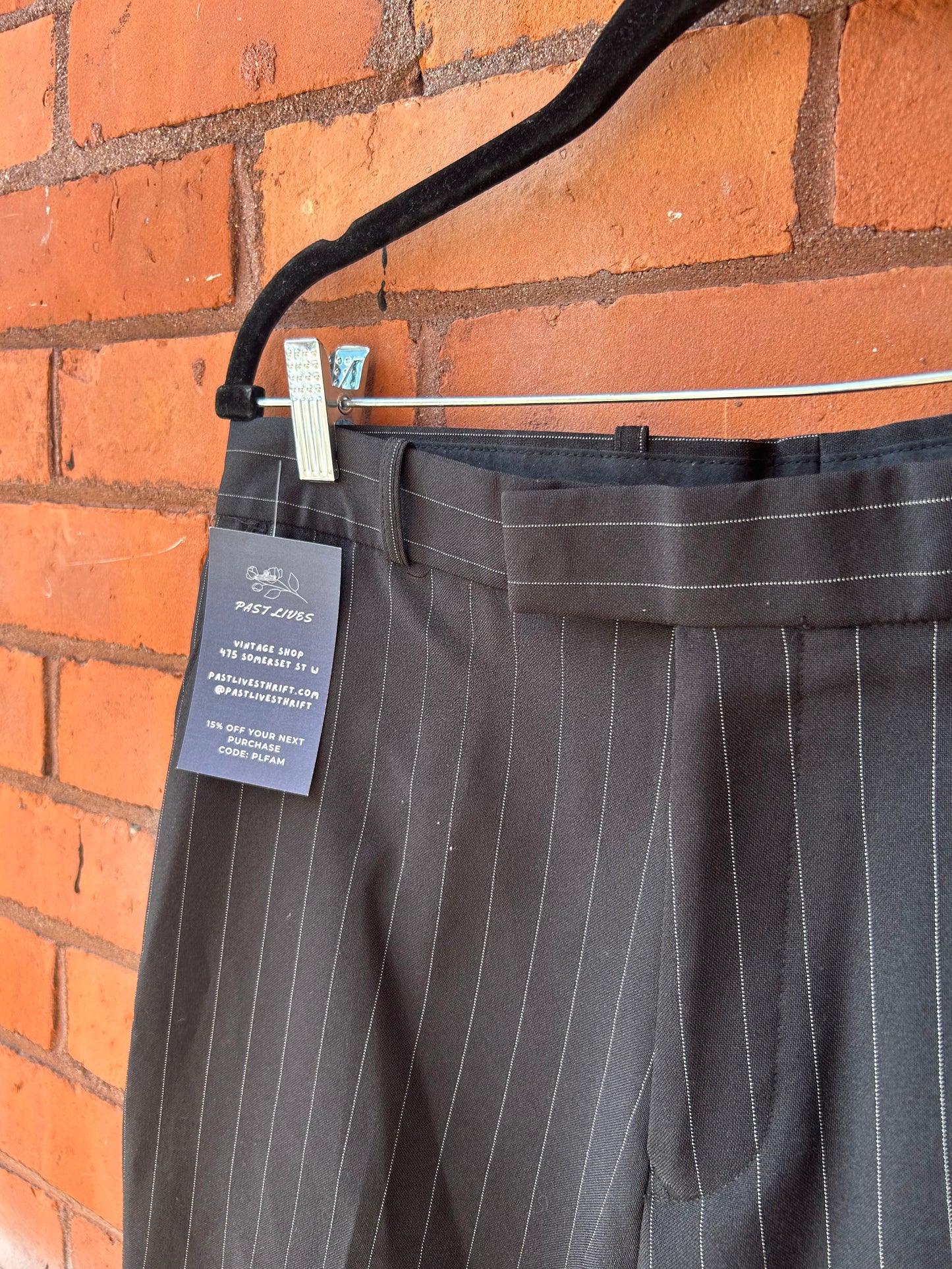 90’s Vintage Black & White Pinstripe Trousers / 32 Waist