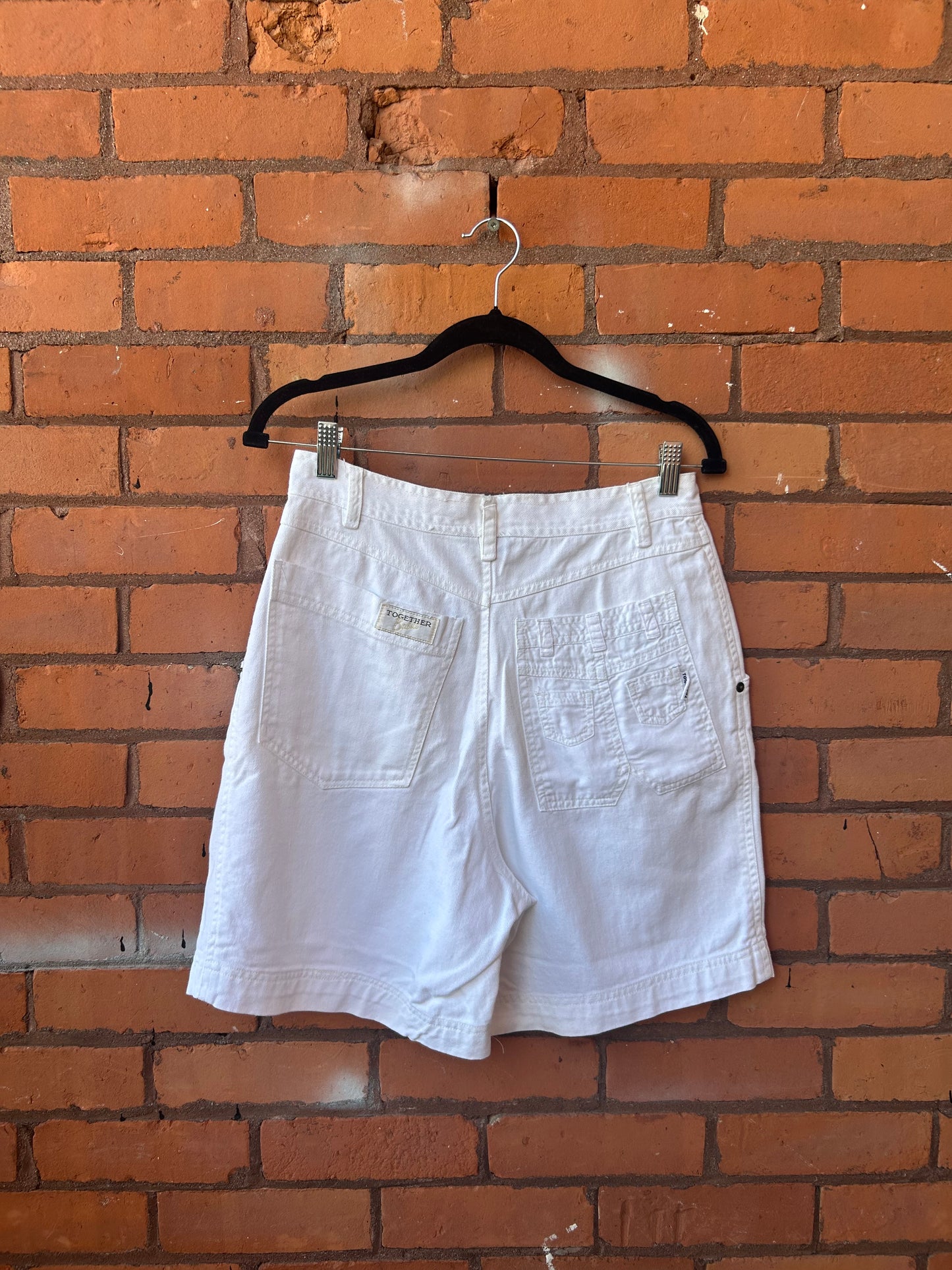 90’s Vintage White Denim High Waist Pleated Shorts / 30 Waist