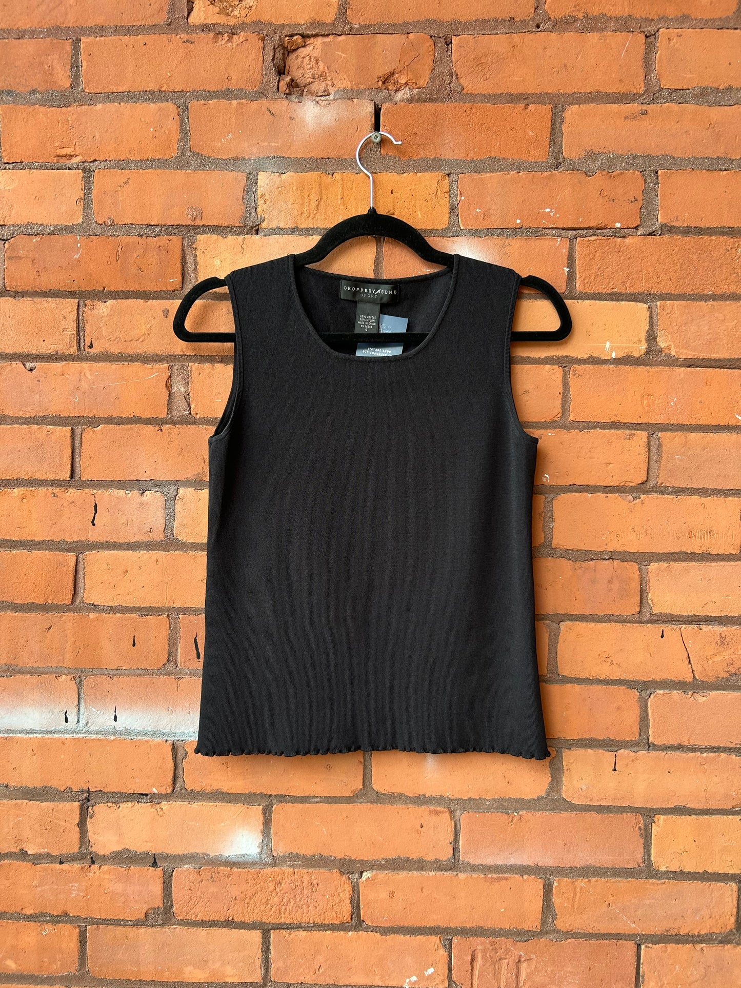 90’s Vintage Black Ribbed Wavy Hem Tank Top / Size S-M