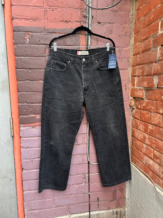 90’s Vintage Levi’s Petite Black Straight Leg Jeans / 34 Waist
