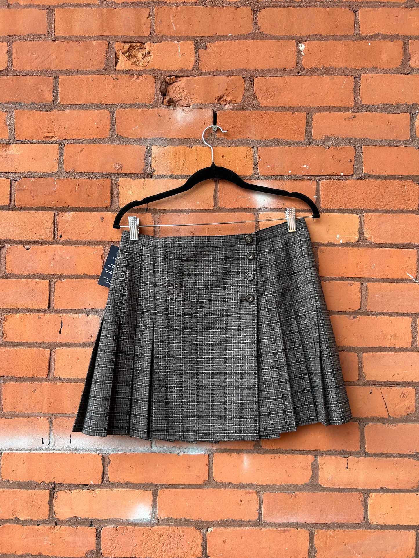 90’s Vintage Grey Plaid Pleated Mini Skirt / 30 Waist