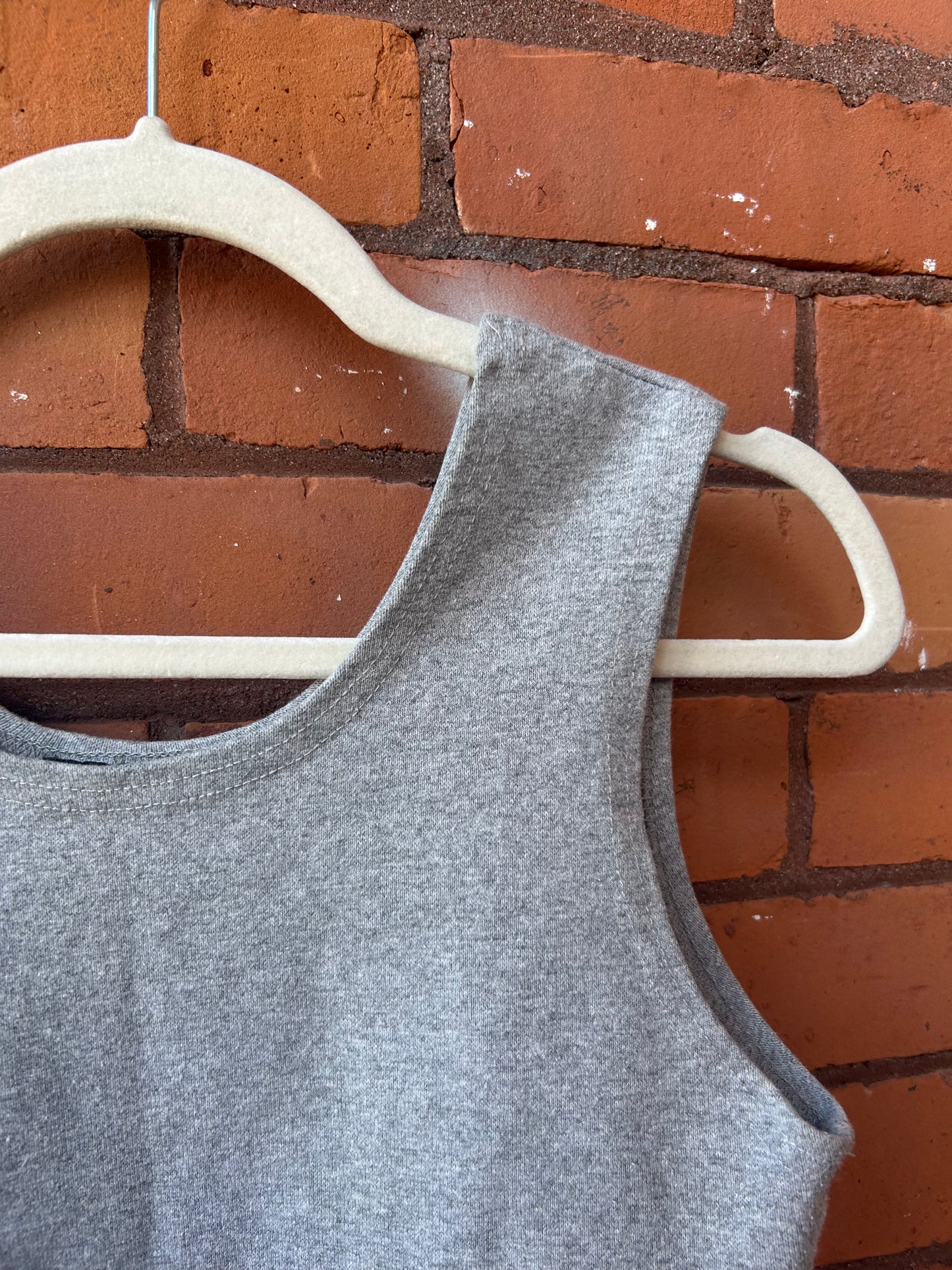 90’s Vintage Grey Scoop Neck Tank Top / Size M