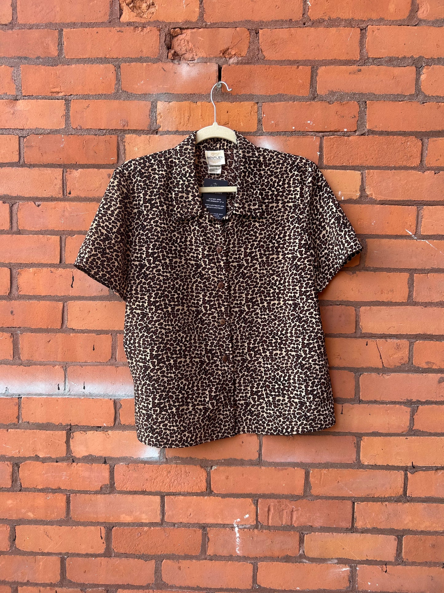 90’s Vintage Leopard Print Short Sleeve Blouse / Size M