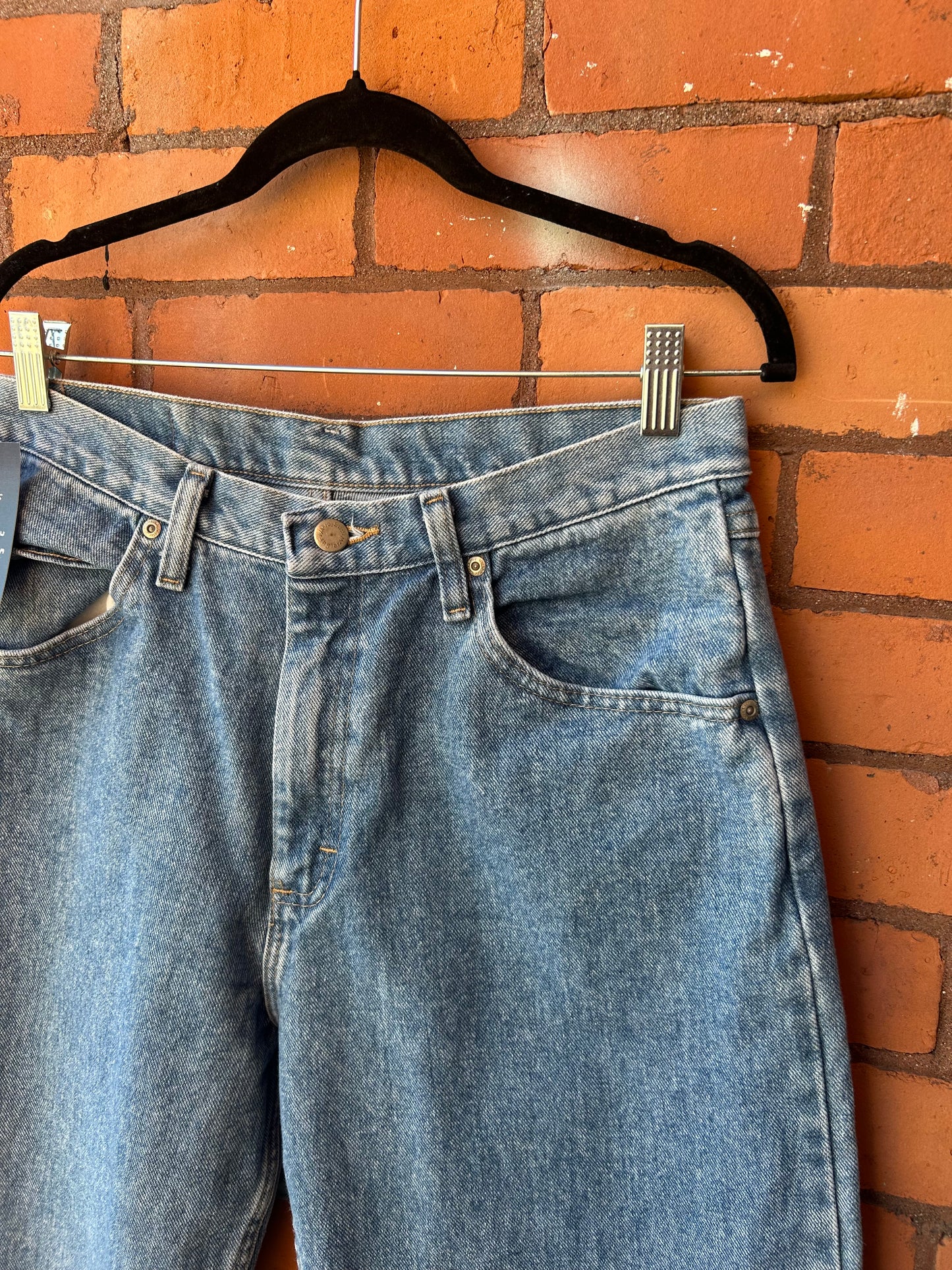 90’s Vintage Faded Blue Straight Leg Jeans / 32 Waist