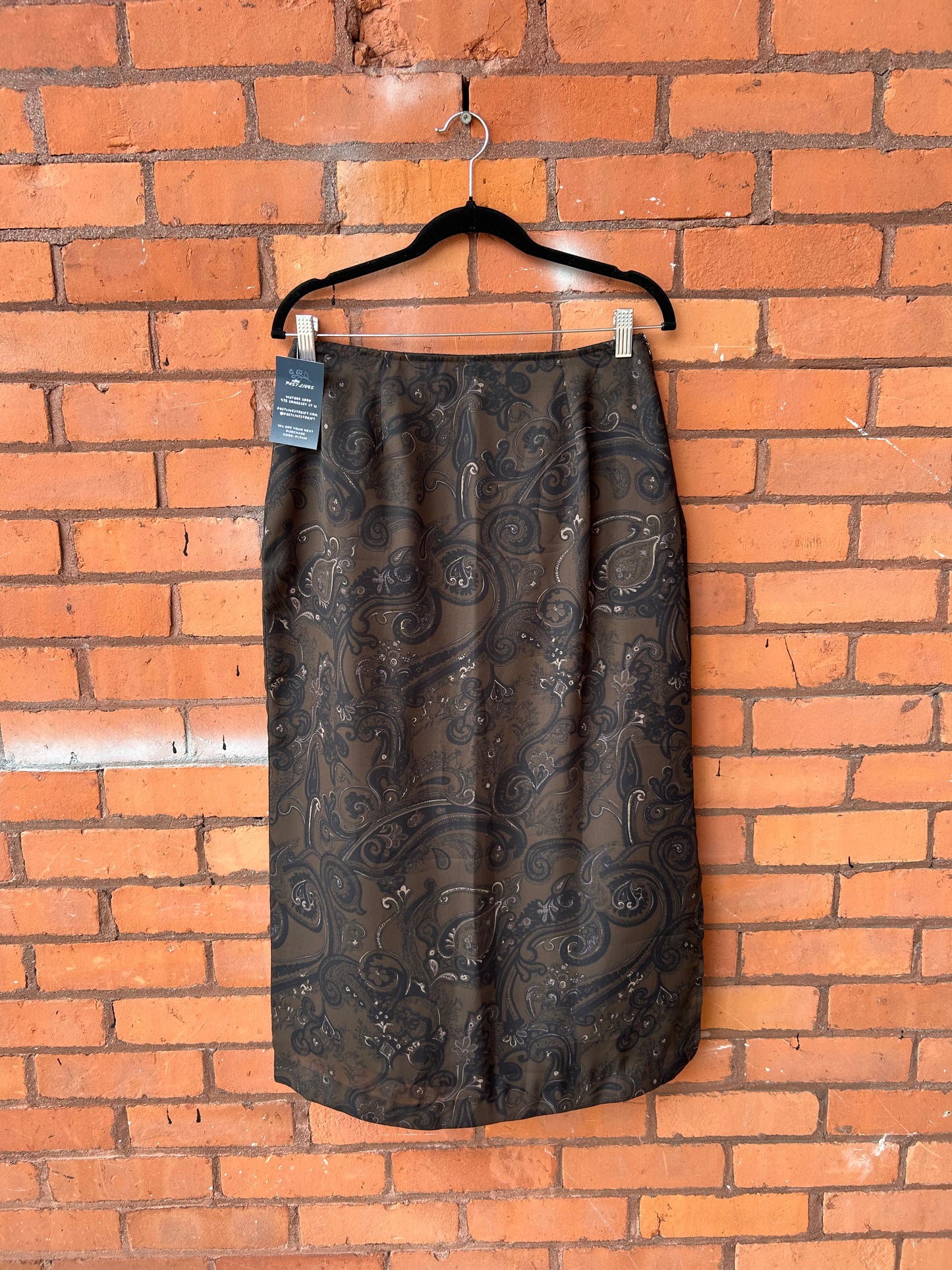 90’s Vintage Green & Black Paisley Maxi Skirt / 28 Waist