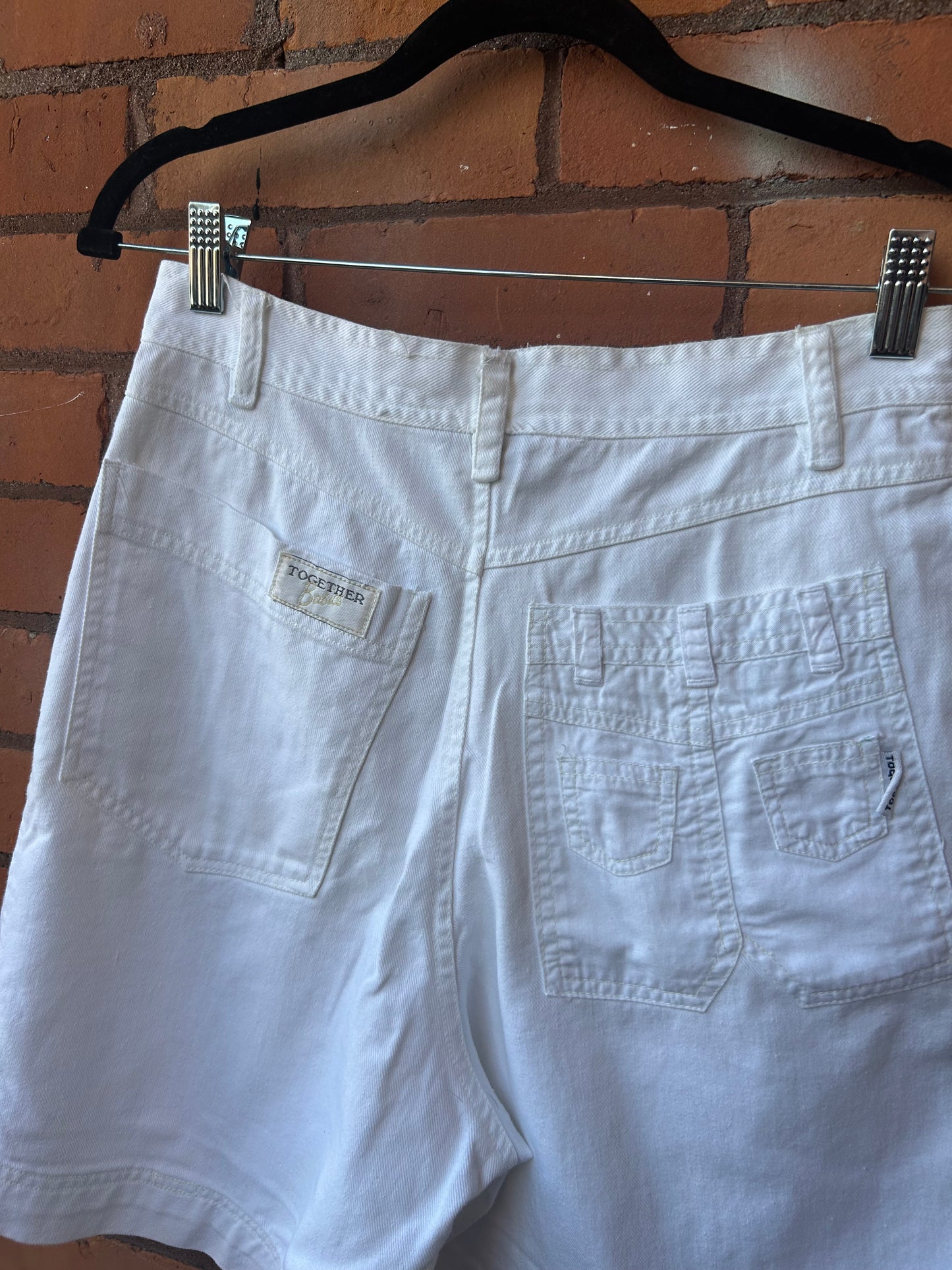 90’s Vintage White Denim High Waist Pleated Shorts / 30 Waist