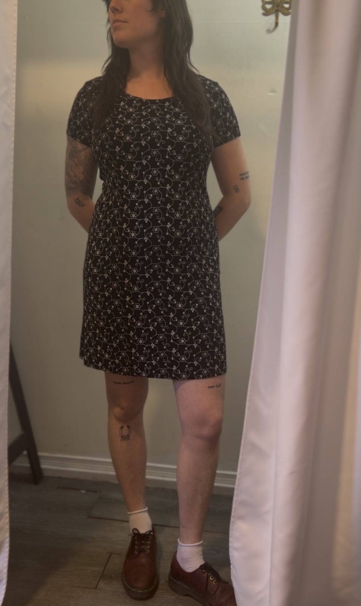 90’s Vintage Black & White Floral Slink T-shirt Dress / Size M-L