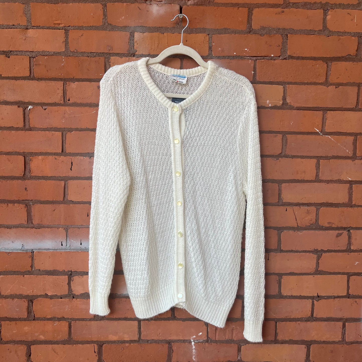 90’s Vintage White Loose Knit Cardigan / Size M