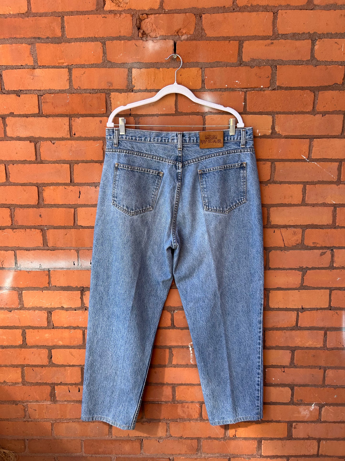 90’s Vintage Classic Light Wash Straight Leg Jeans / 38 Waist