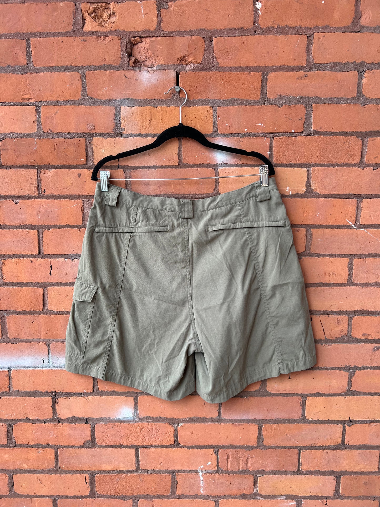 Y2K Vintage Green Pleated Cargo Shorts / 34 Waist