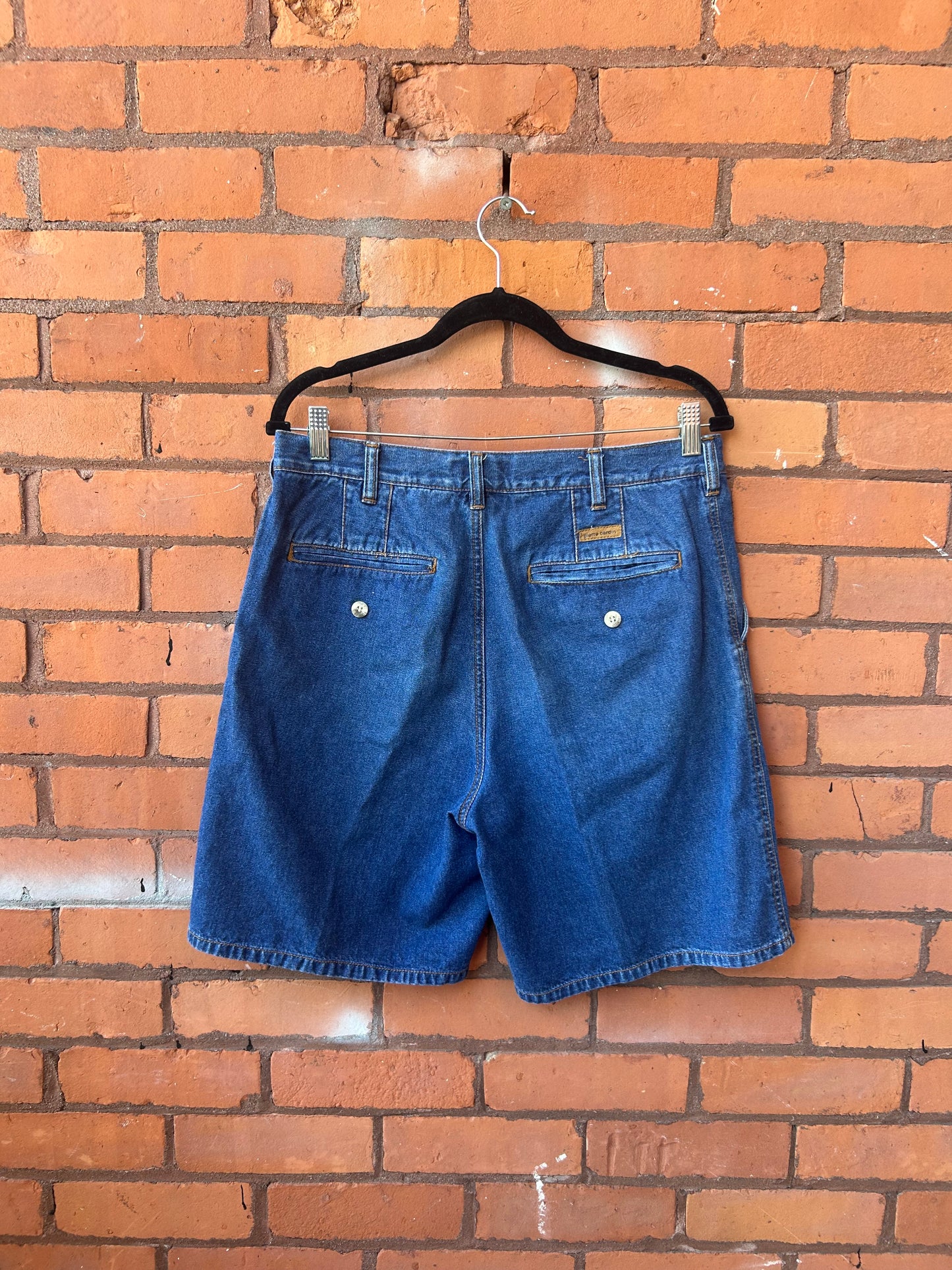 90’s Vintage Pleated Denim Shorts / 34 Waist