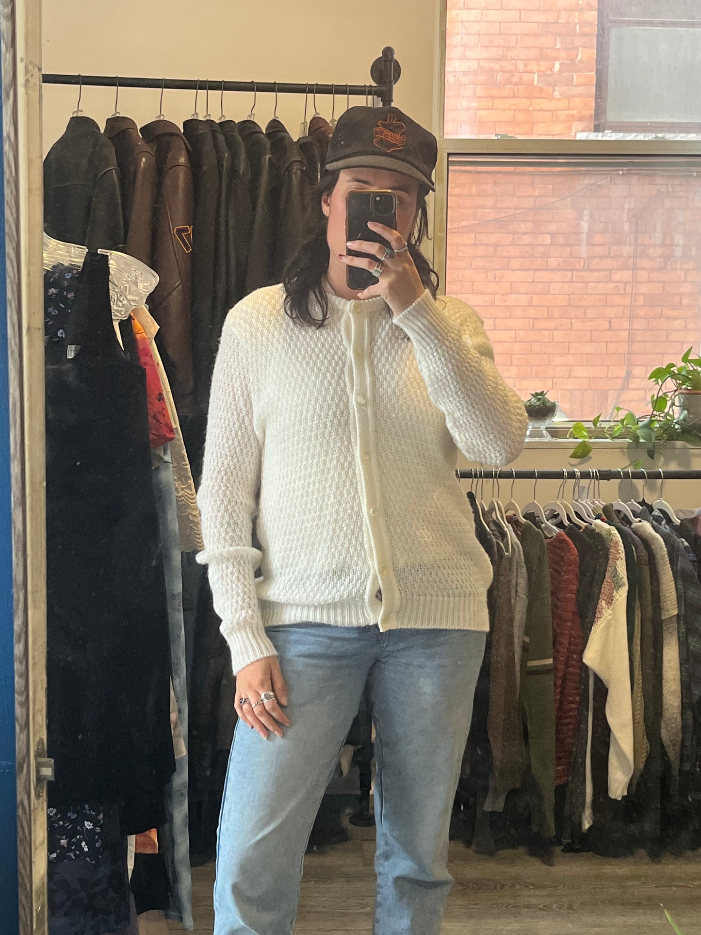 90’s Vintage White Loose Knit Cardigan / Size M