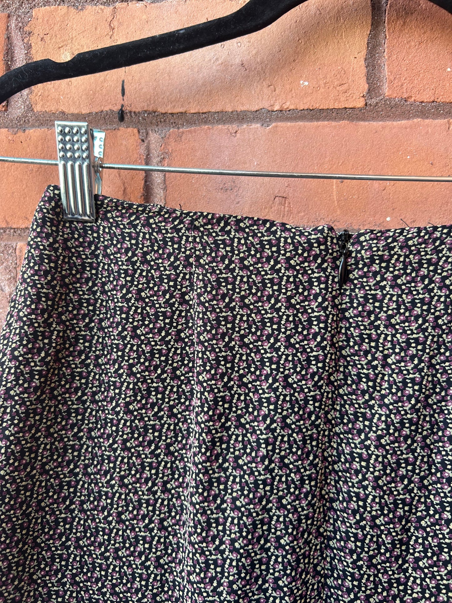 90’s Vintage Green & Purple Dainty Floral Midi Skirt / 24 Waist
