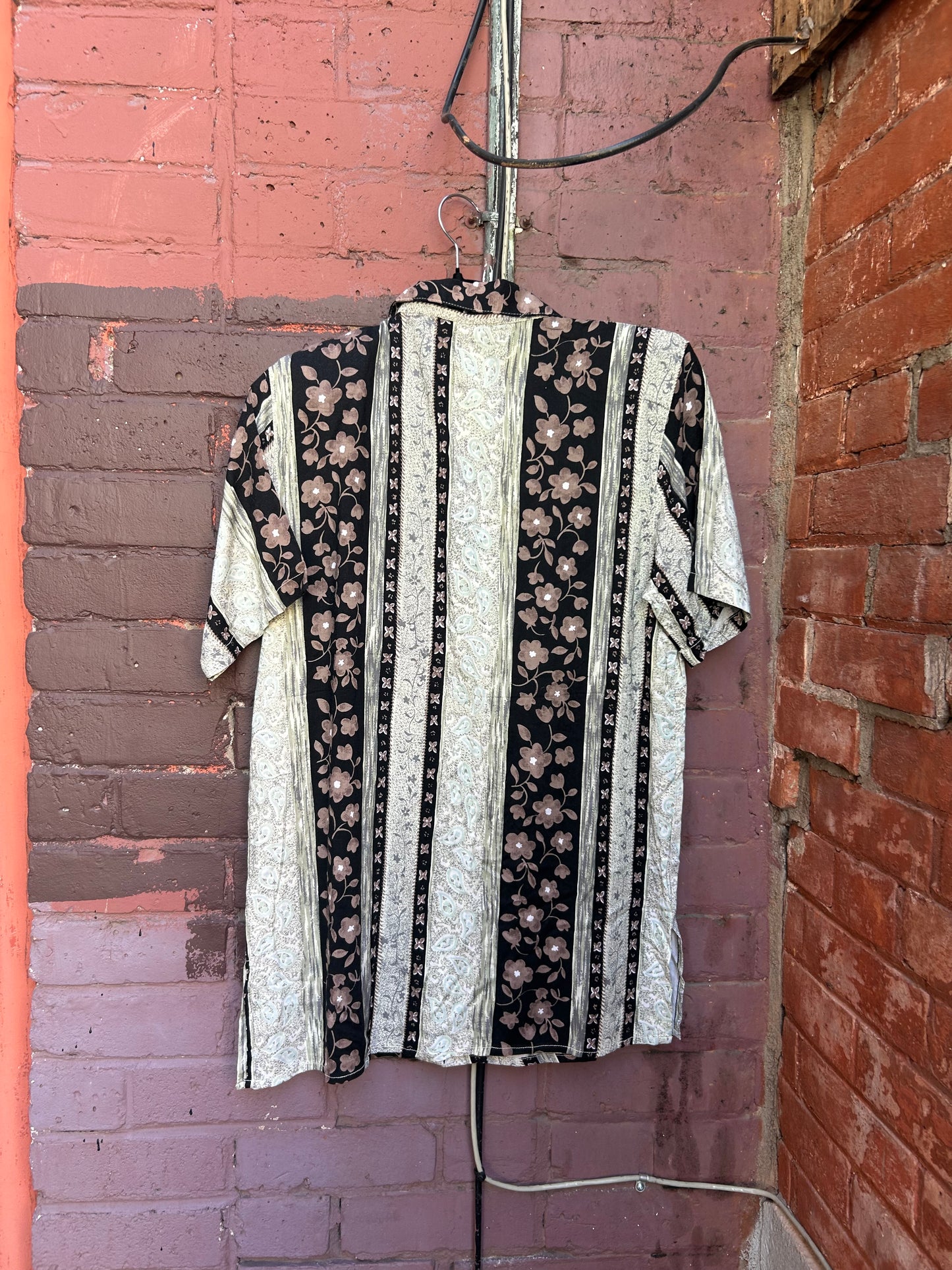 90’s Vintage Green & Mauve Floral Short Sleeve Button Down / Size M