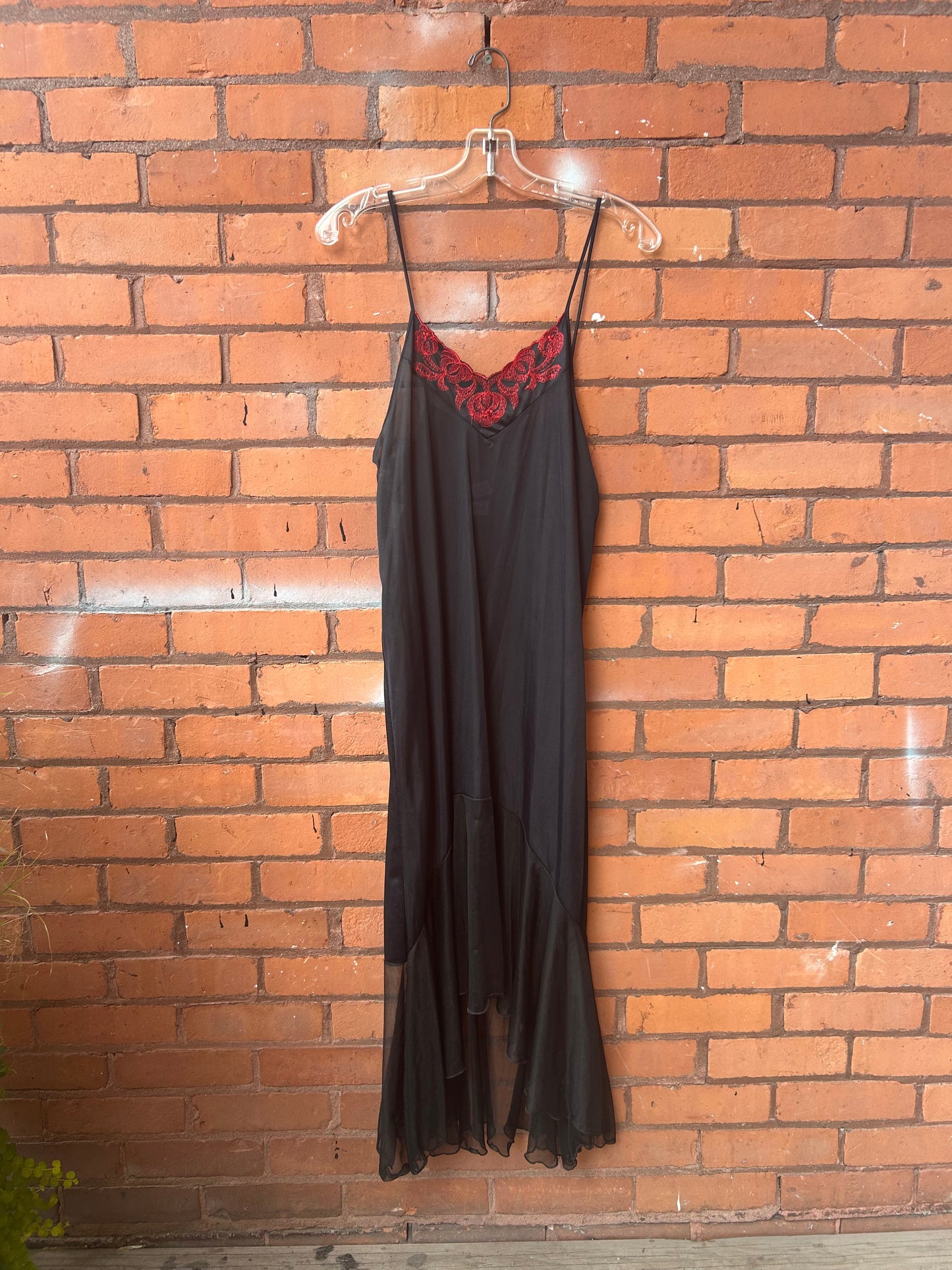 90’s Vintage Blace & Red Tier Slip Dress / Size L
