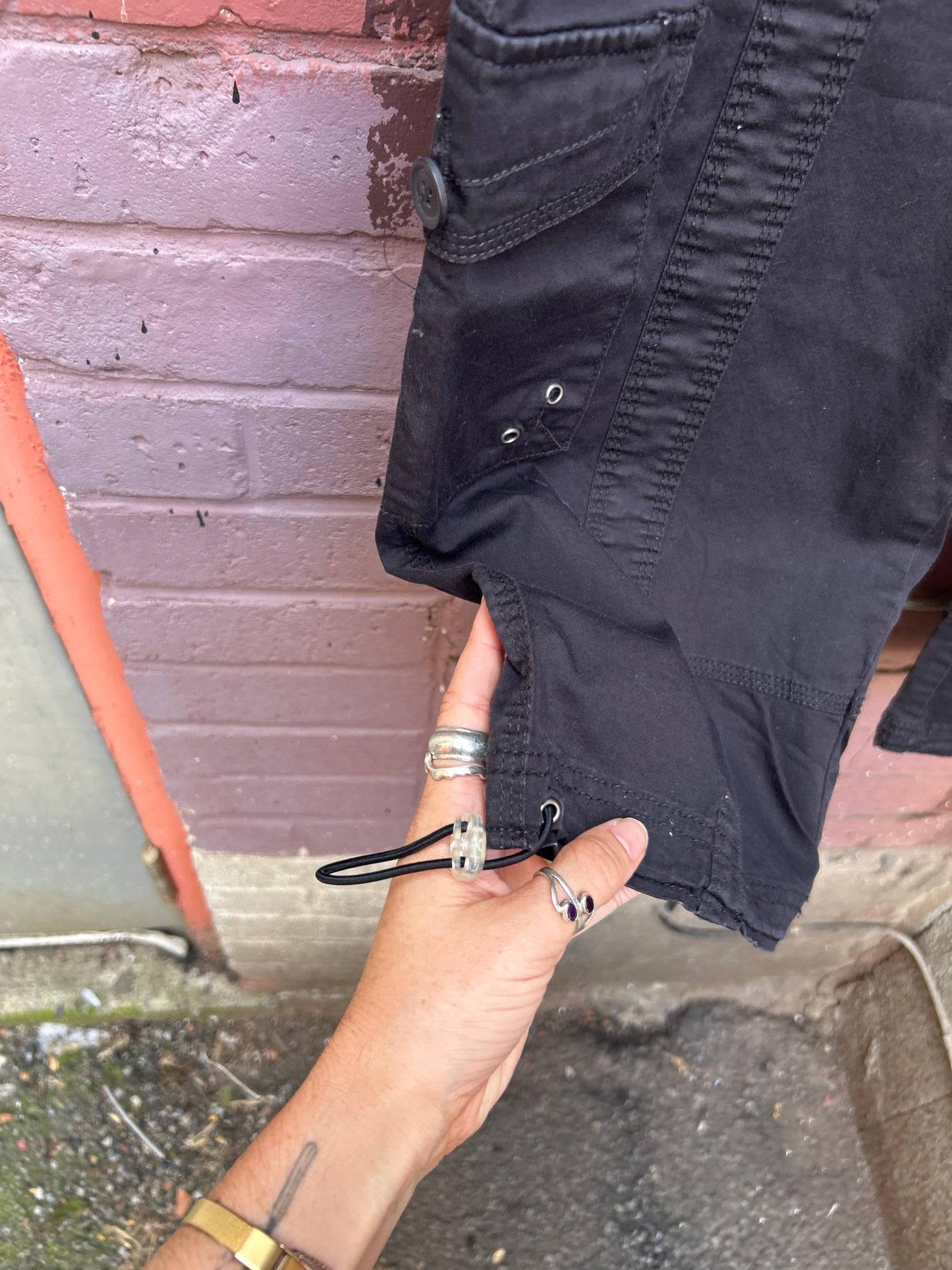 Y2K Vintage Black Cotton Cargo Capris / 36 Waist