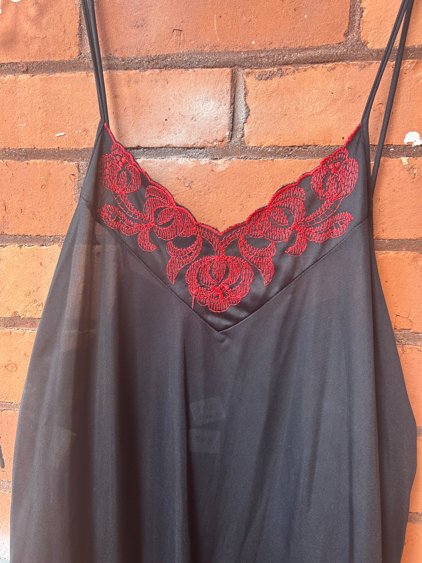 90’s Vintage Blace & Red Tier Slip Dress / Size L