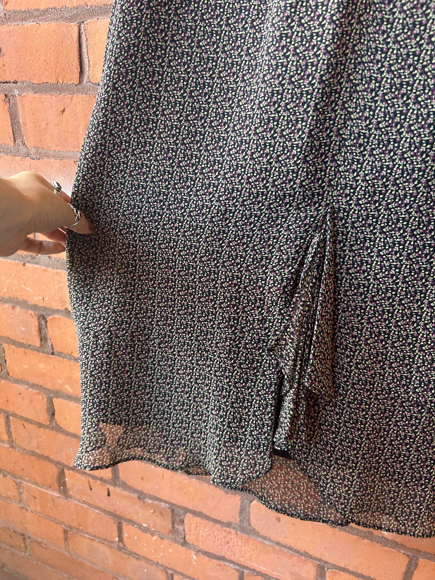 90’s Vintage Green & Purple Dainty Floral Midi Skirt / 24 Waist