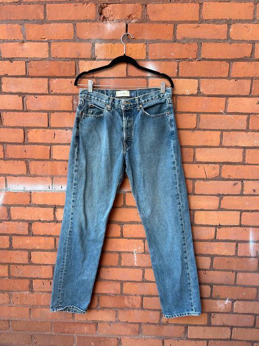 90’s Vintage Gap Faded Blue Straight Leg Jeans / 30 Waist