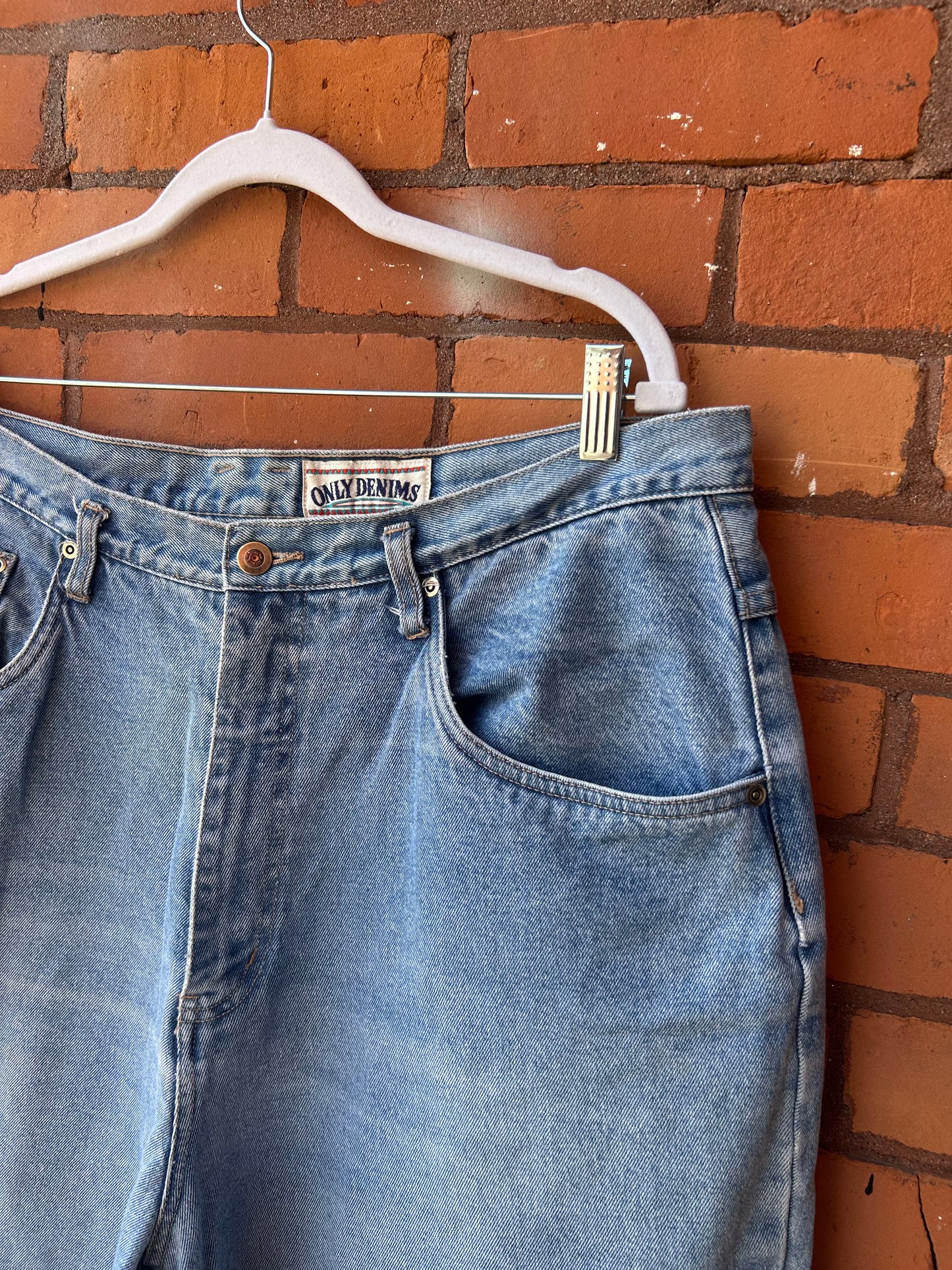 90’s Vintage Light Wash High Waist Jeans / 38 Waist
