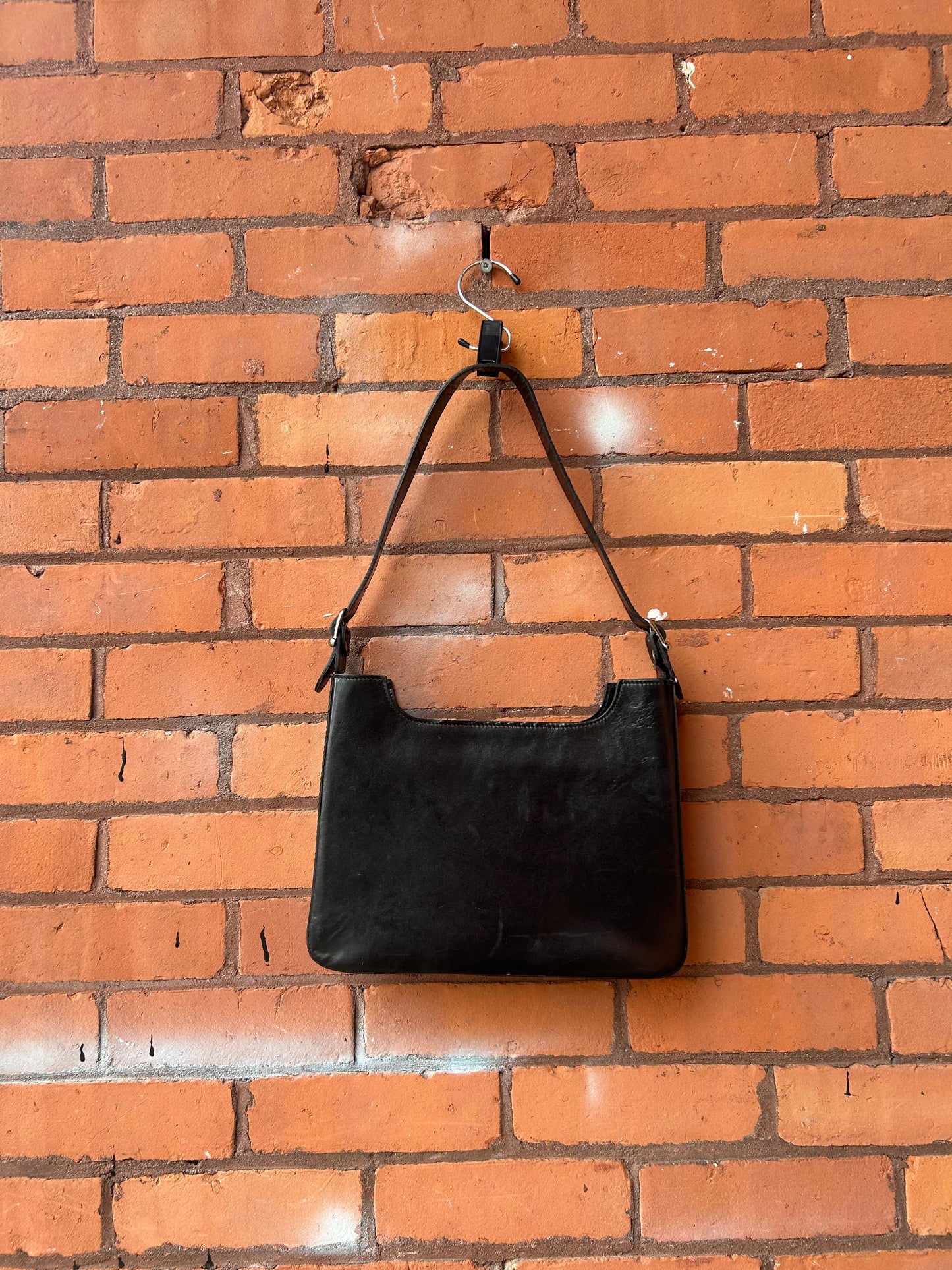 90’s Vintage Black Leather Structured Shoulder Purse