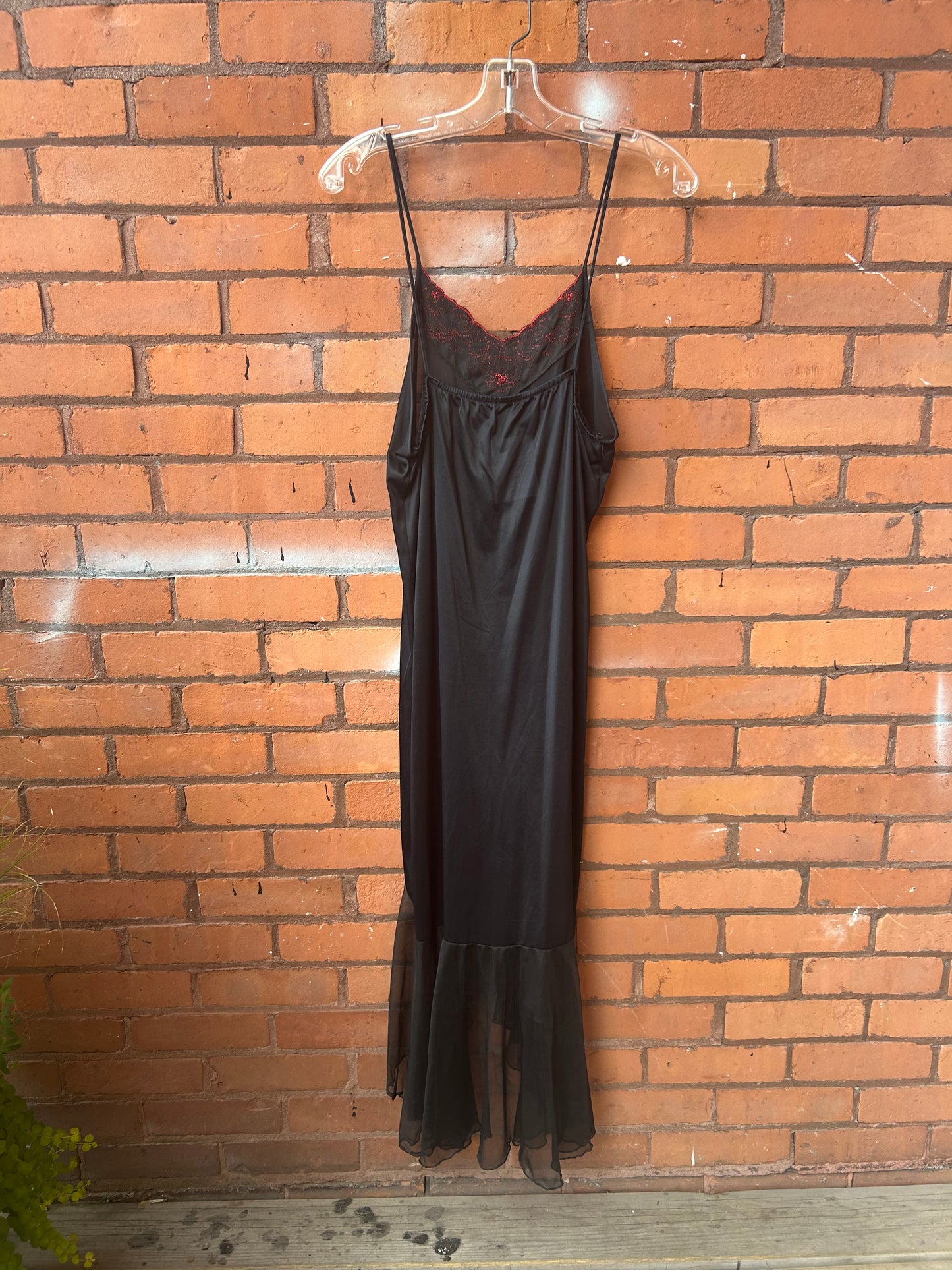 90’s Vintage Blace & Red Tier Slip Dress / Size L