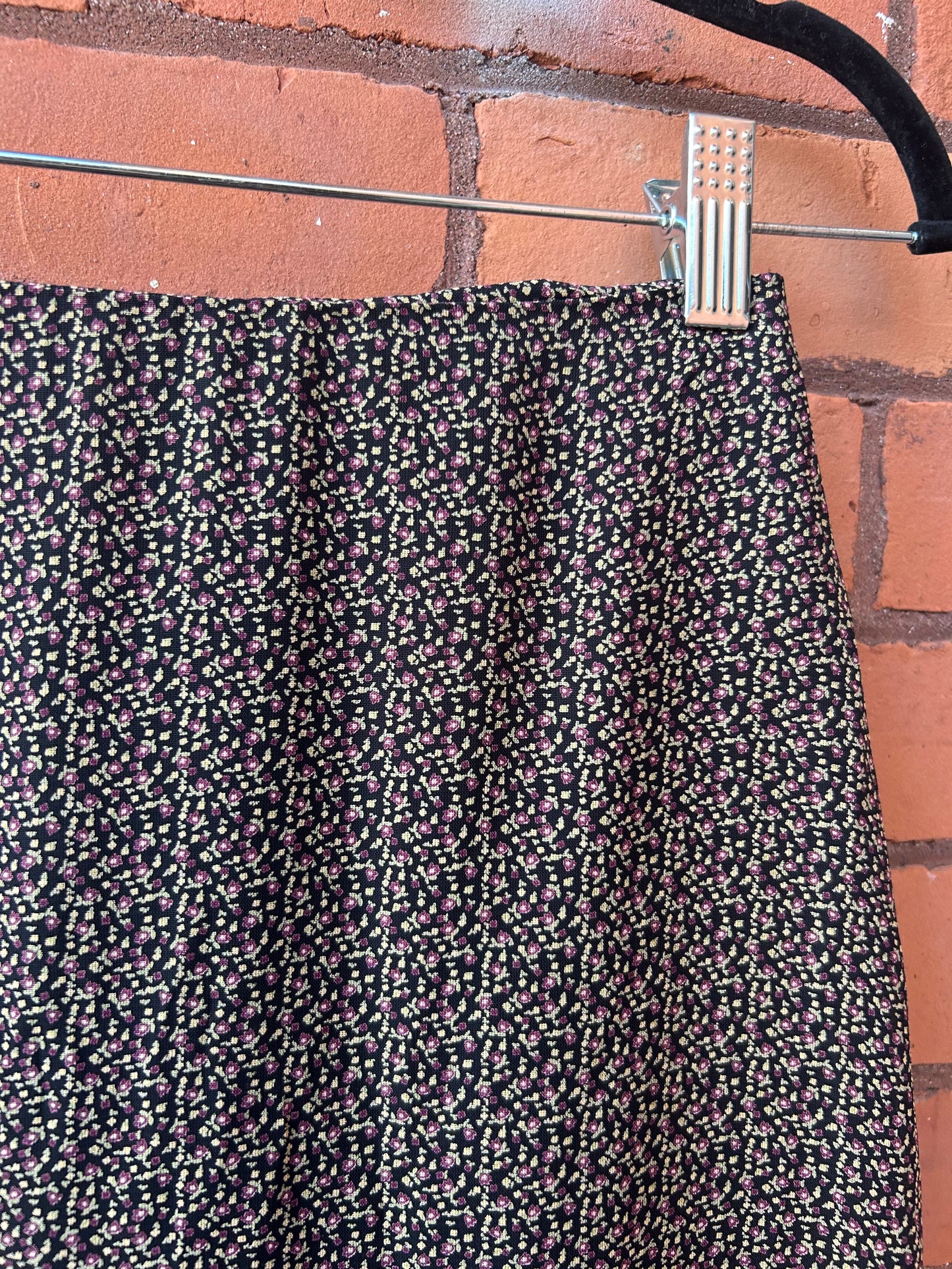 90’s Vintage Green & Purple Dainty Floral Midi Skirt / 24 Waist
