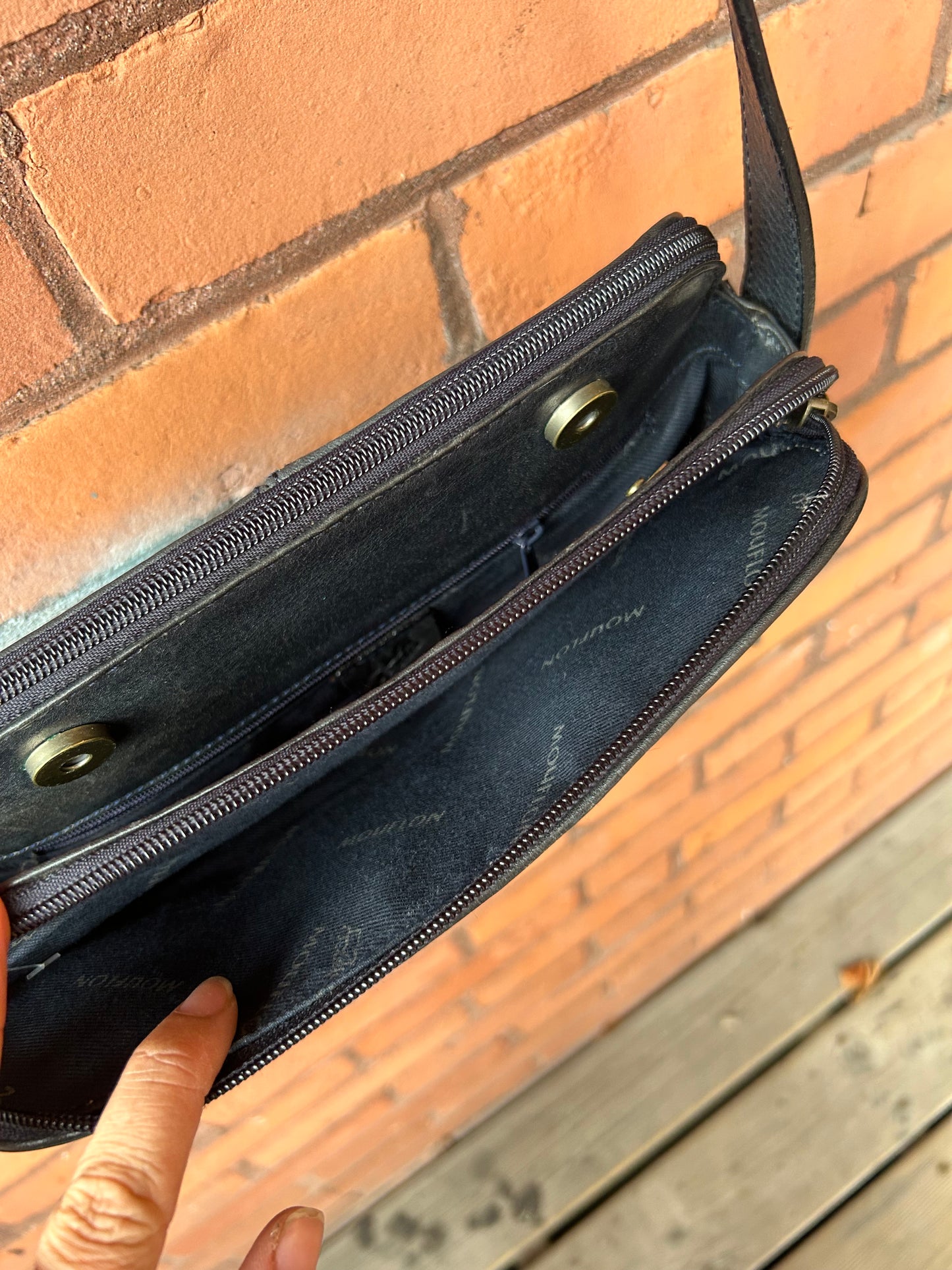 90’s Vintage Black Leather Crossbody Purse