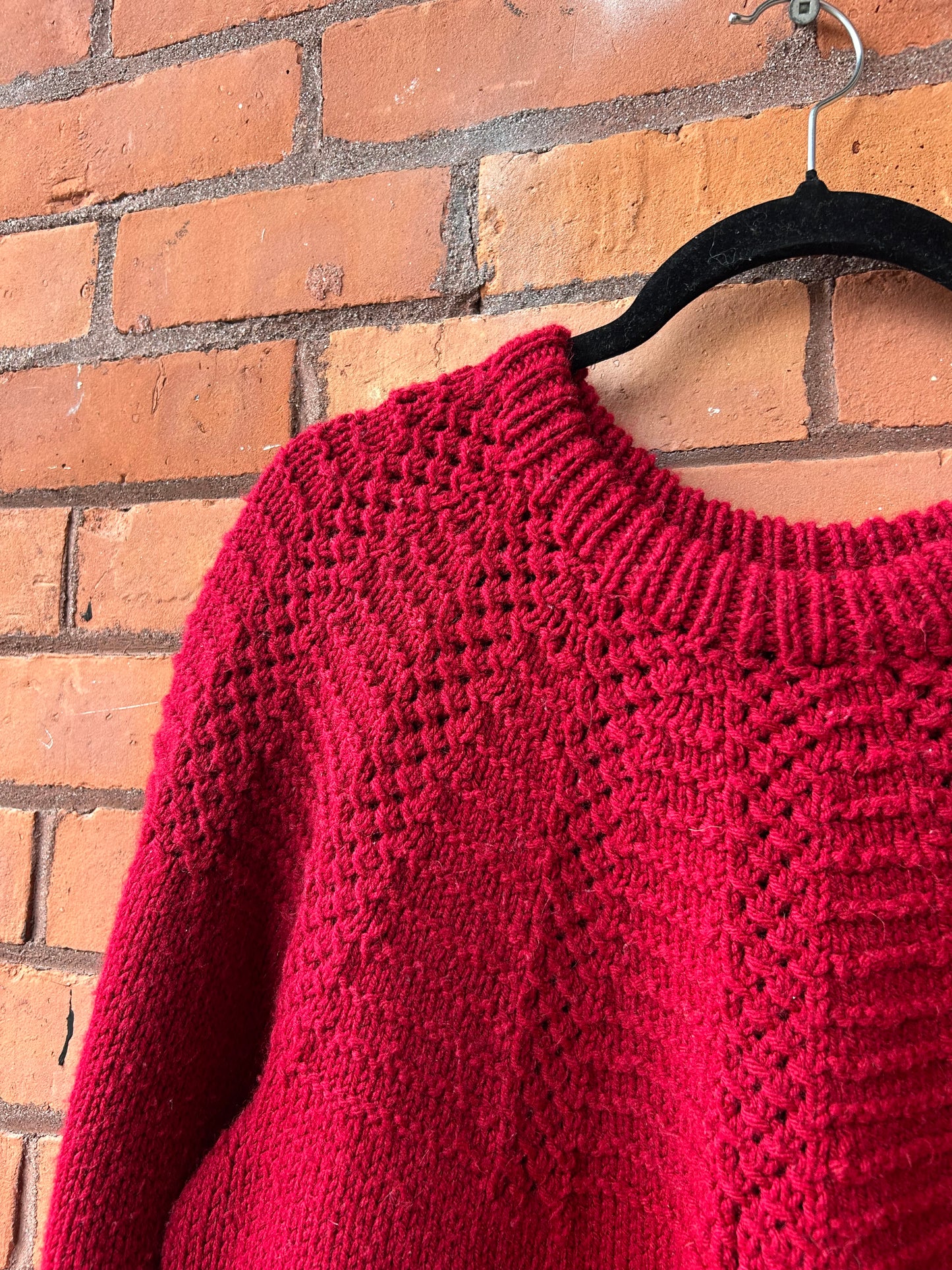 90’s Vintage Red Hand Knit Sweater / Size M