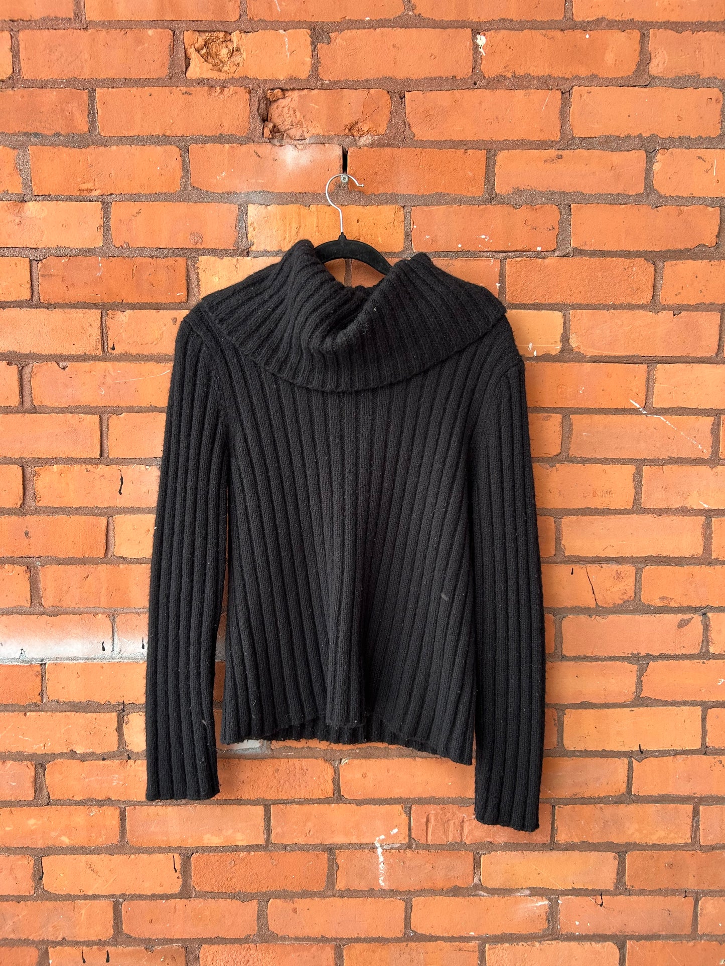 90’s Vintage Black Wool Blend Slouchy Turtleneck Knit Sweater / Size M