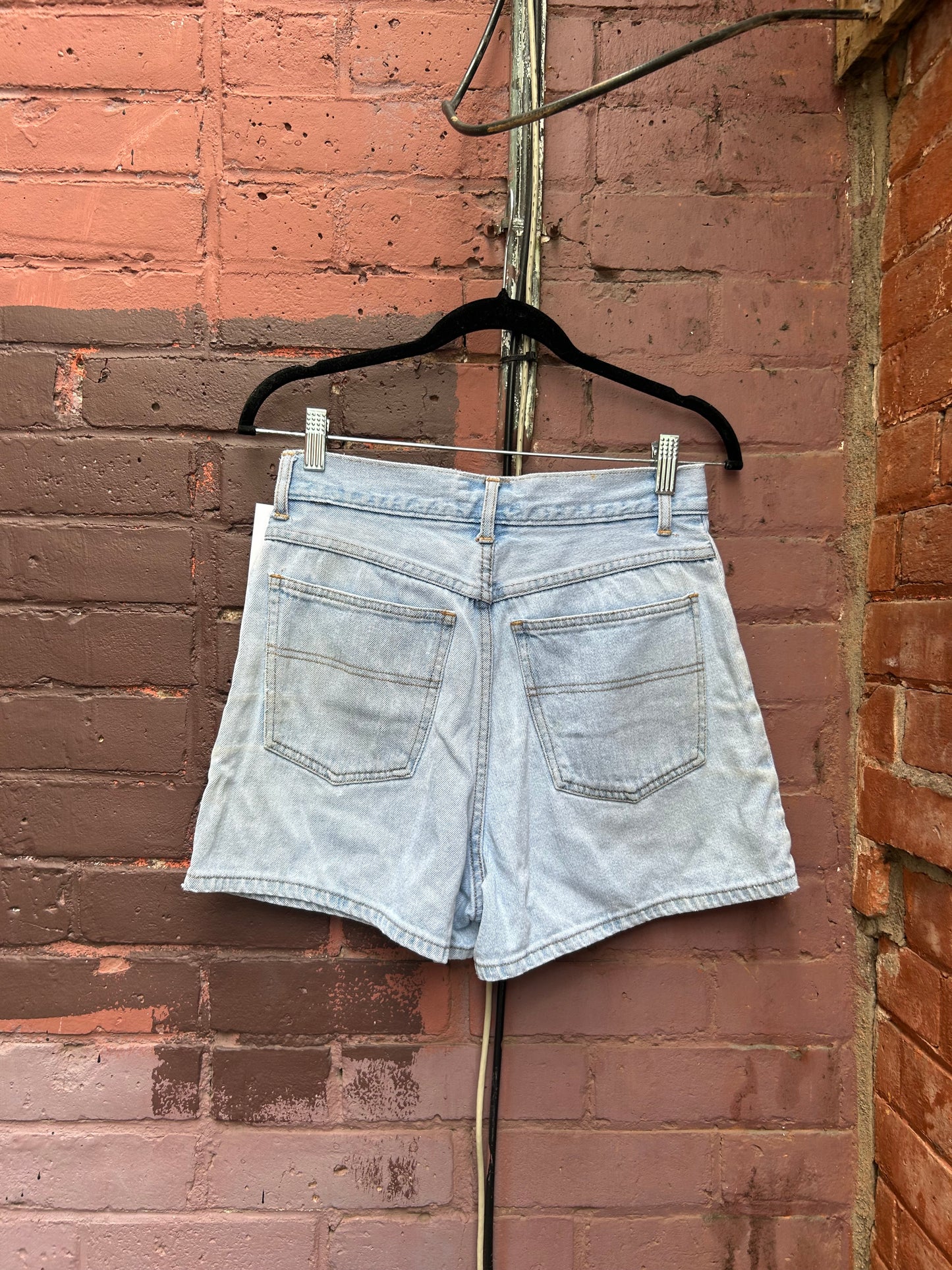 90’s Vintage Light Wash Demim Shorts / 28 Waist