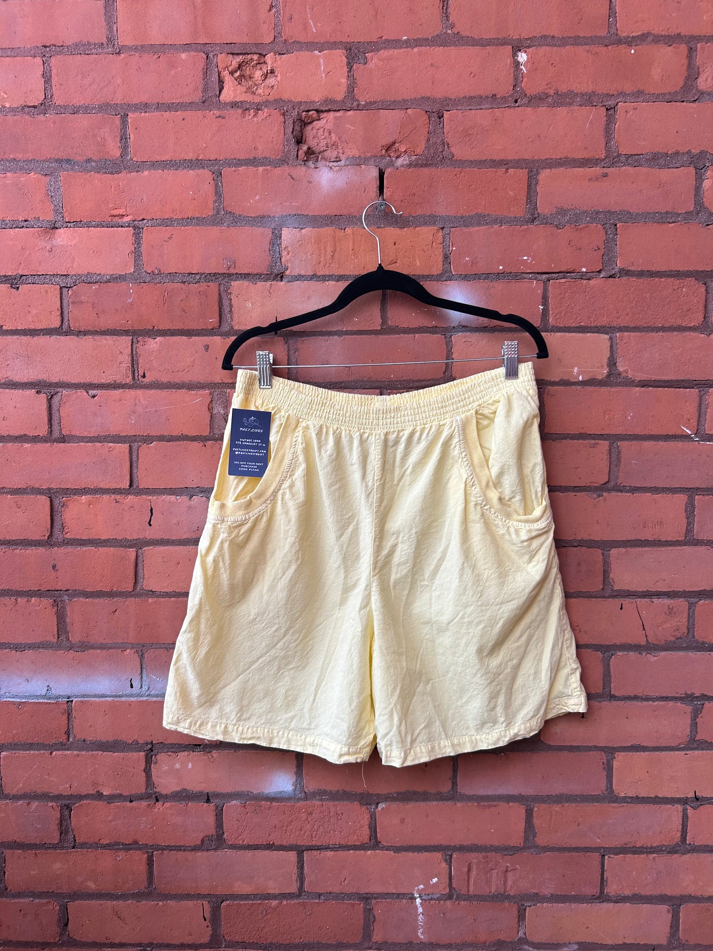 90’s Vintage Butter Yellow Cotton Casual Shorts / 32-38 Waist